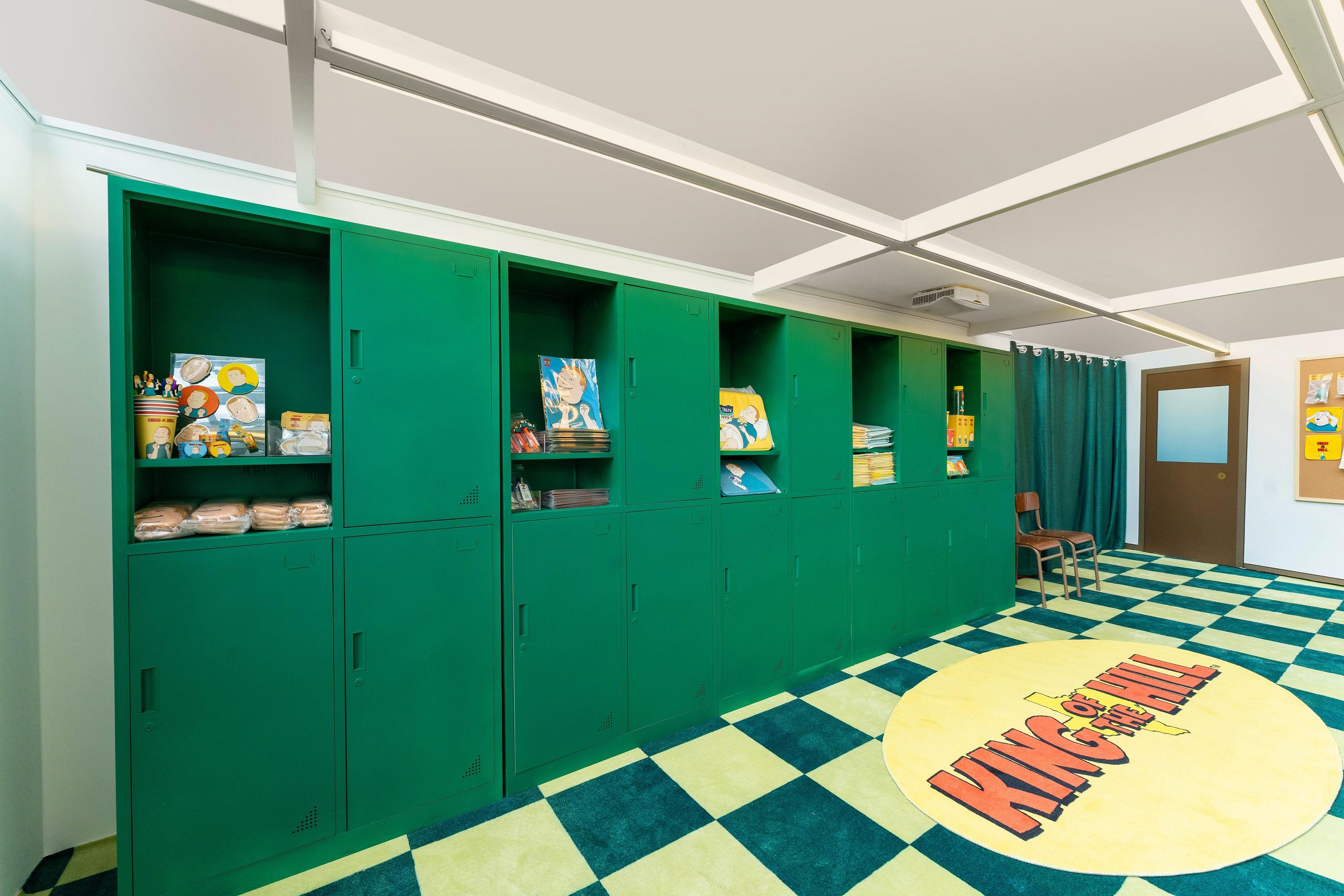 Bobby初中校園走廊打卡位