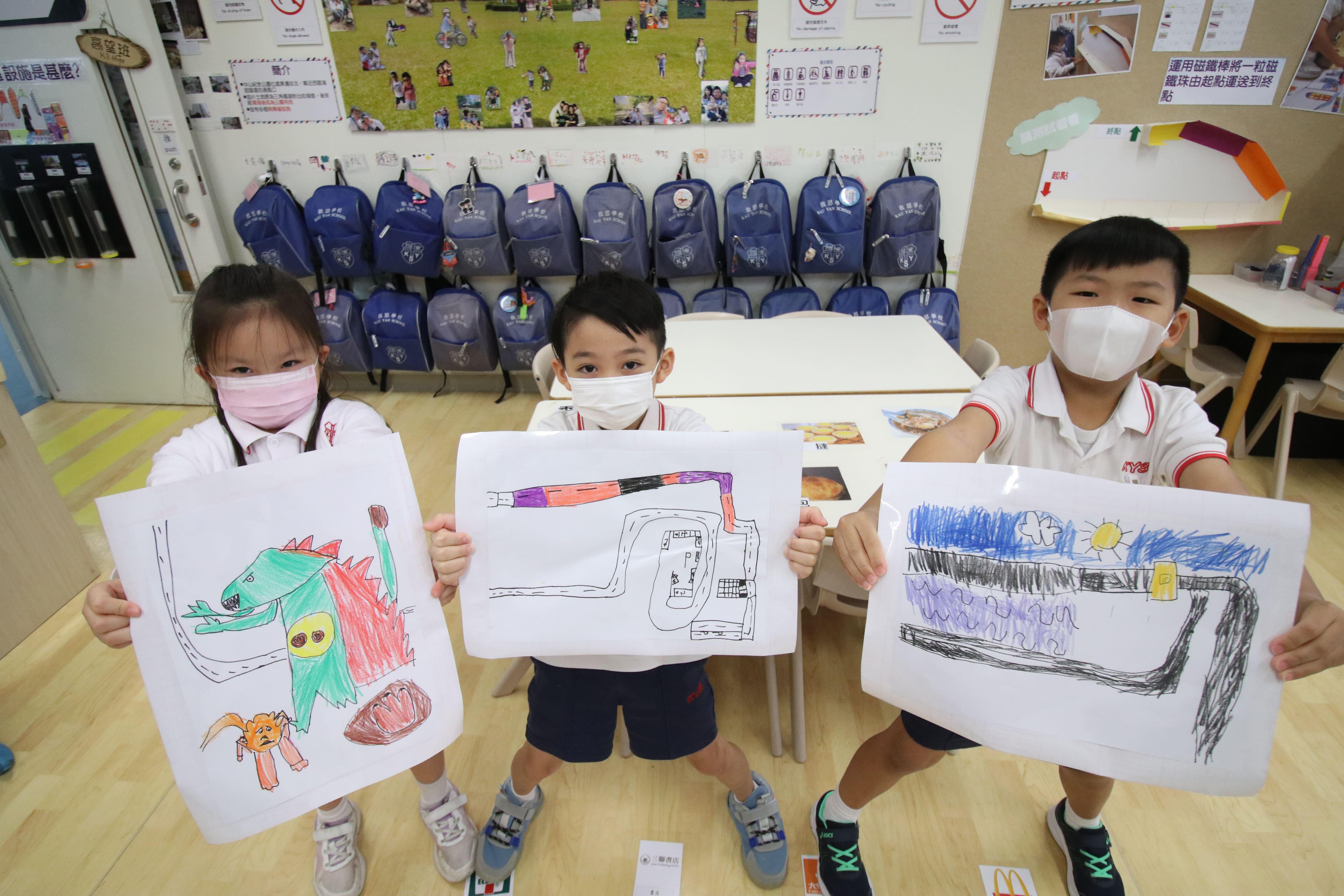 學生會將外出的所見所聞加以創作,並在班房建構一個他們心目中的香港。