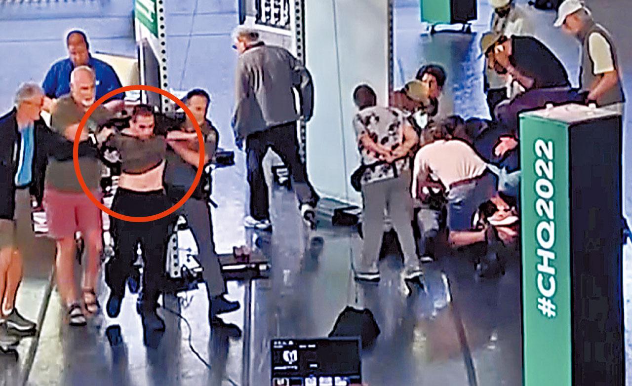 伊朗禁書《撒旦詩篇》作者遇襲 控方:頸遭刺3刀腹中4刀