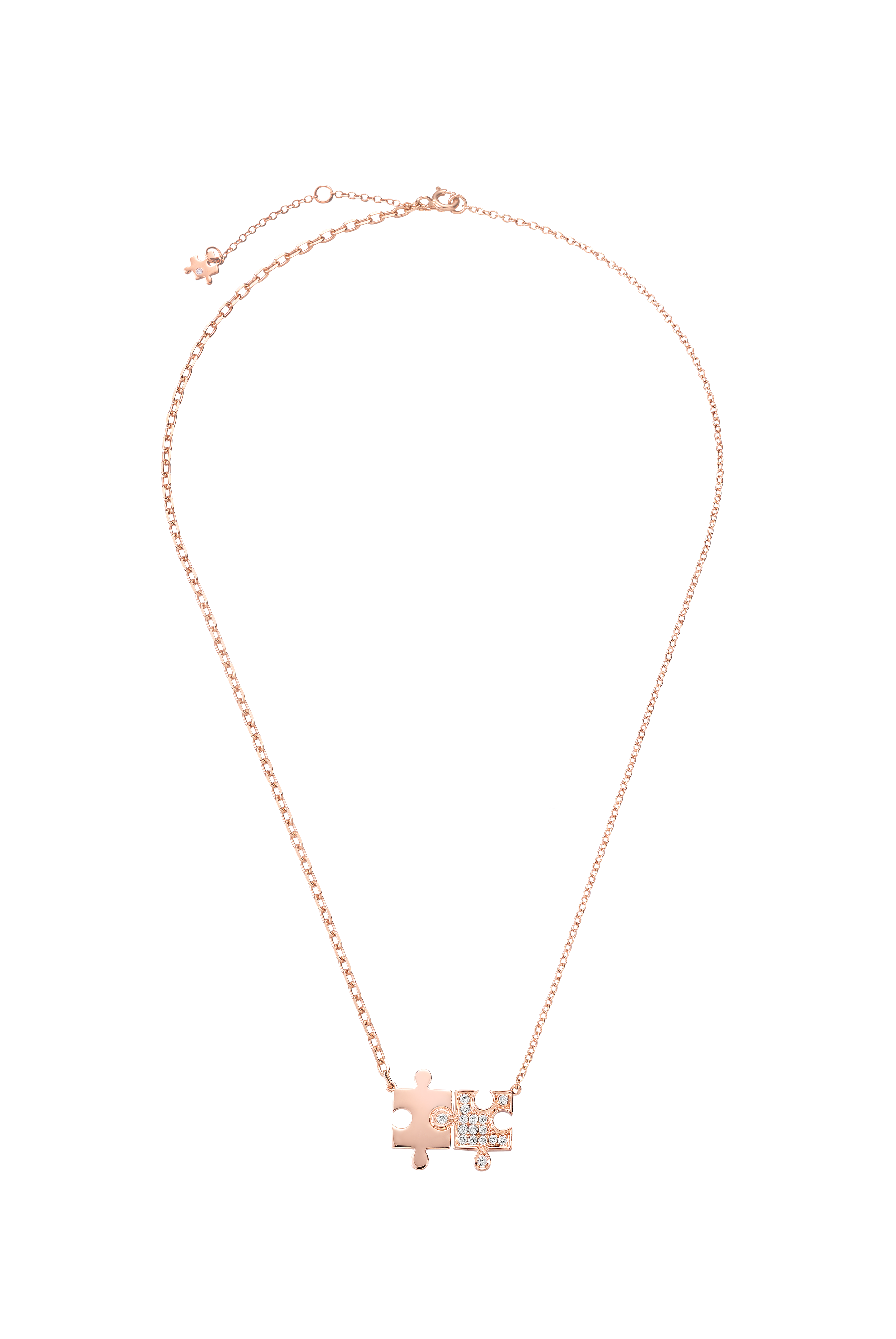 PUZZLE系列備有999.9足金及18K金配鑲鑽款式,設計靈感來自兒時回憶中的拼圖,珠寶拼圖塊共有兩款設計,形狀完全不同,每款均可獨立佩戴。