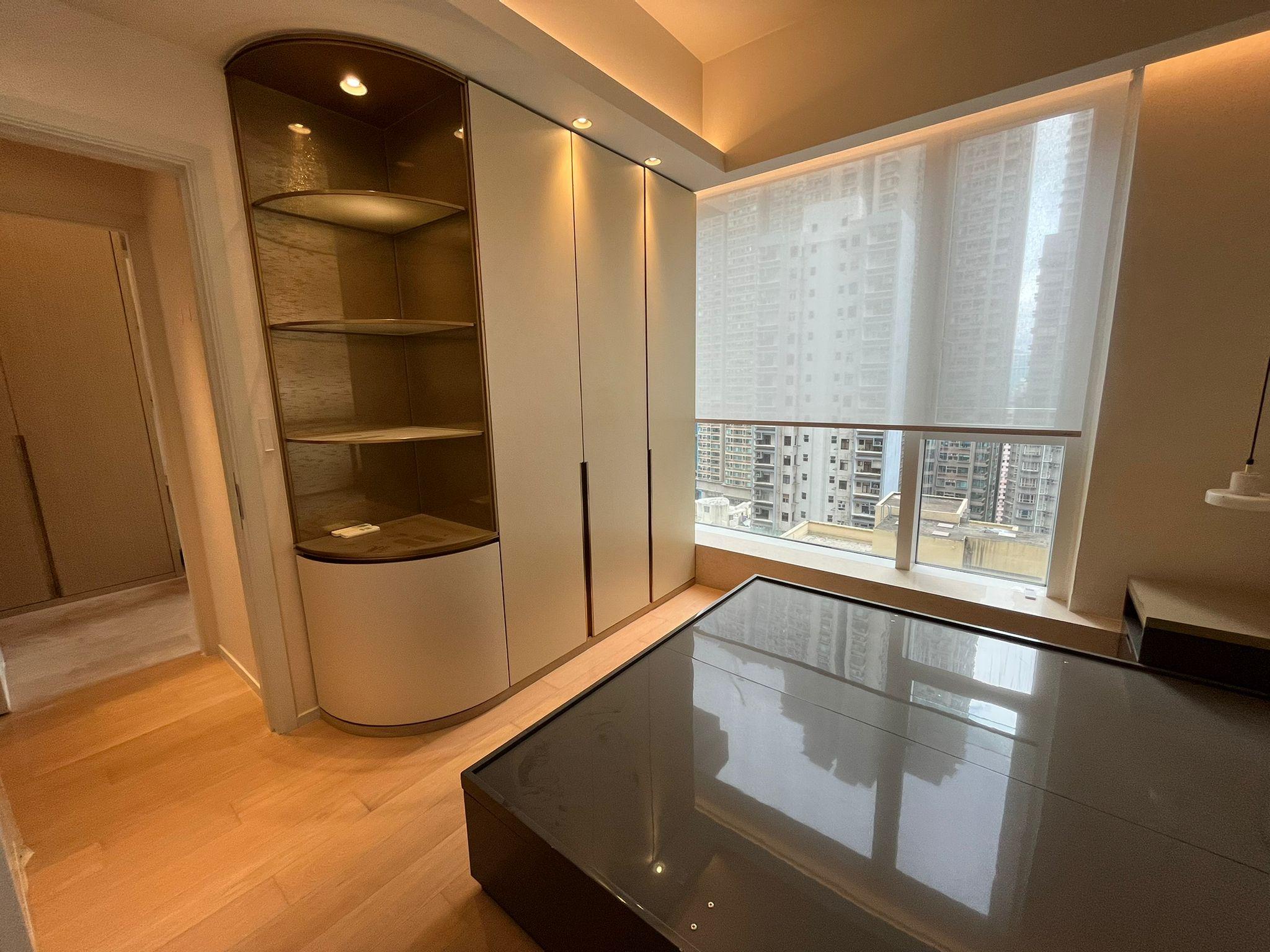 主人套房闊大四正,設有置頂大櫃,方便收納。