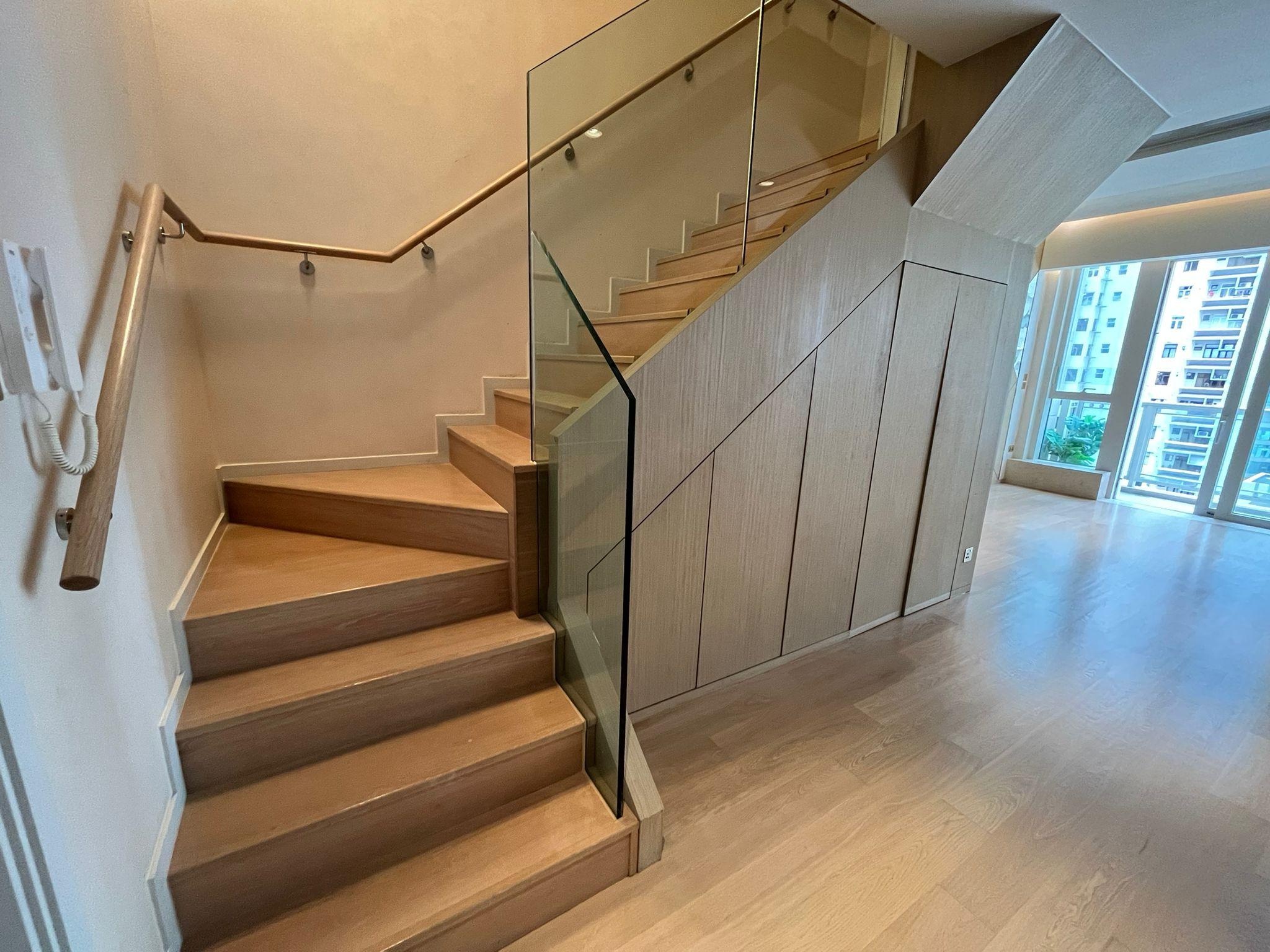 從內置樓梯登上2樓,是兩間睡房。