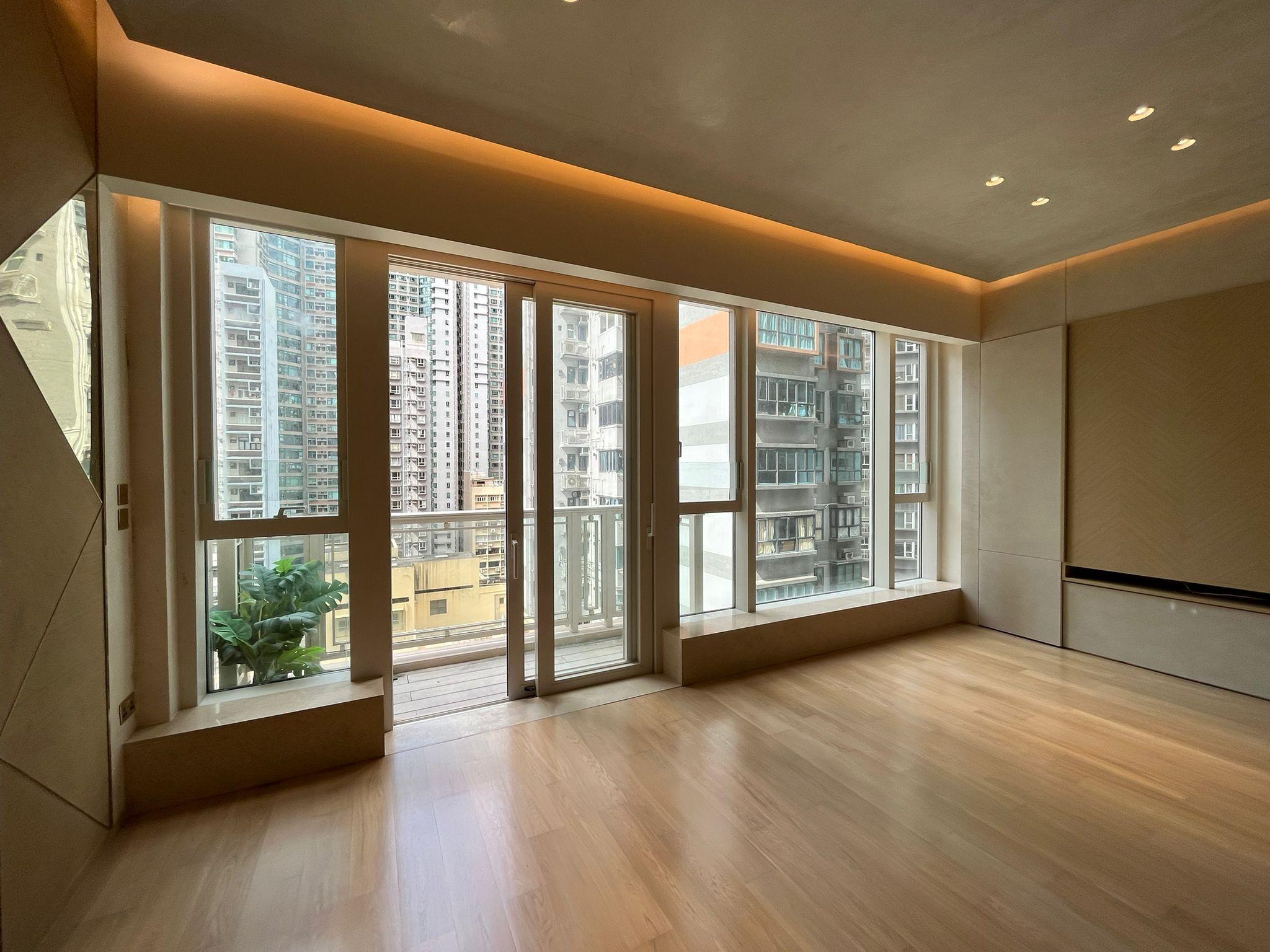 大廳外接露台,以內園及樓景為主。