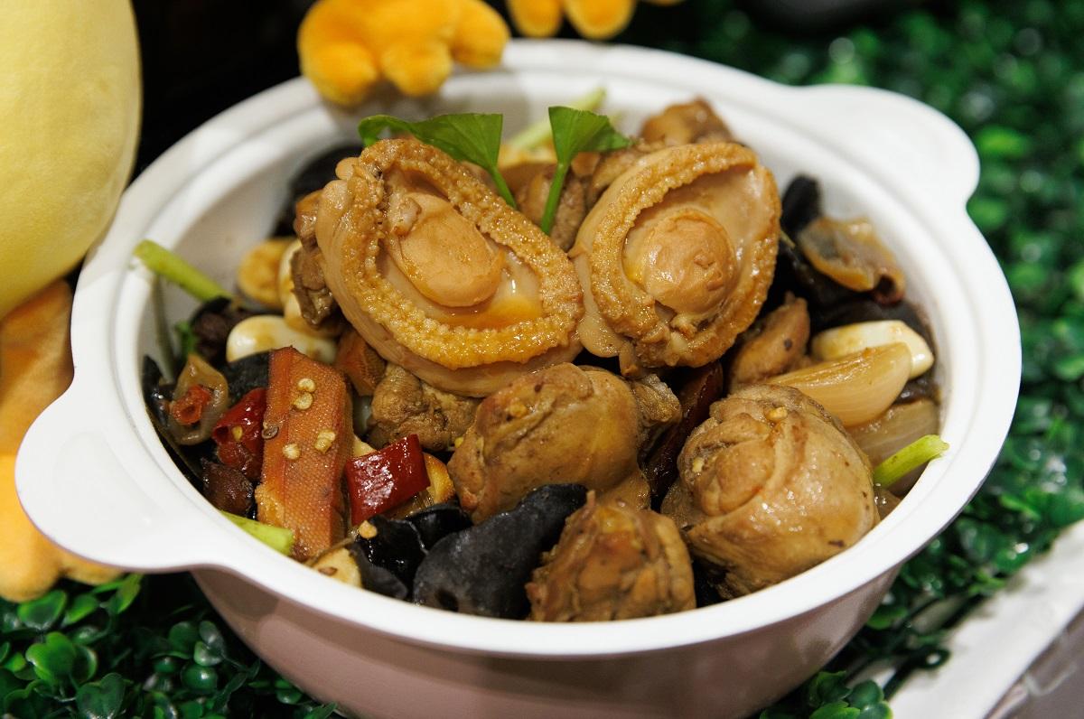 樂婷媽媽 $1鮑魚雞煲