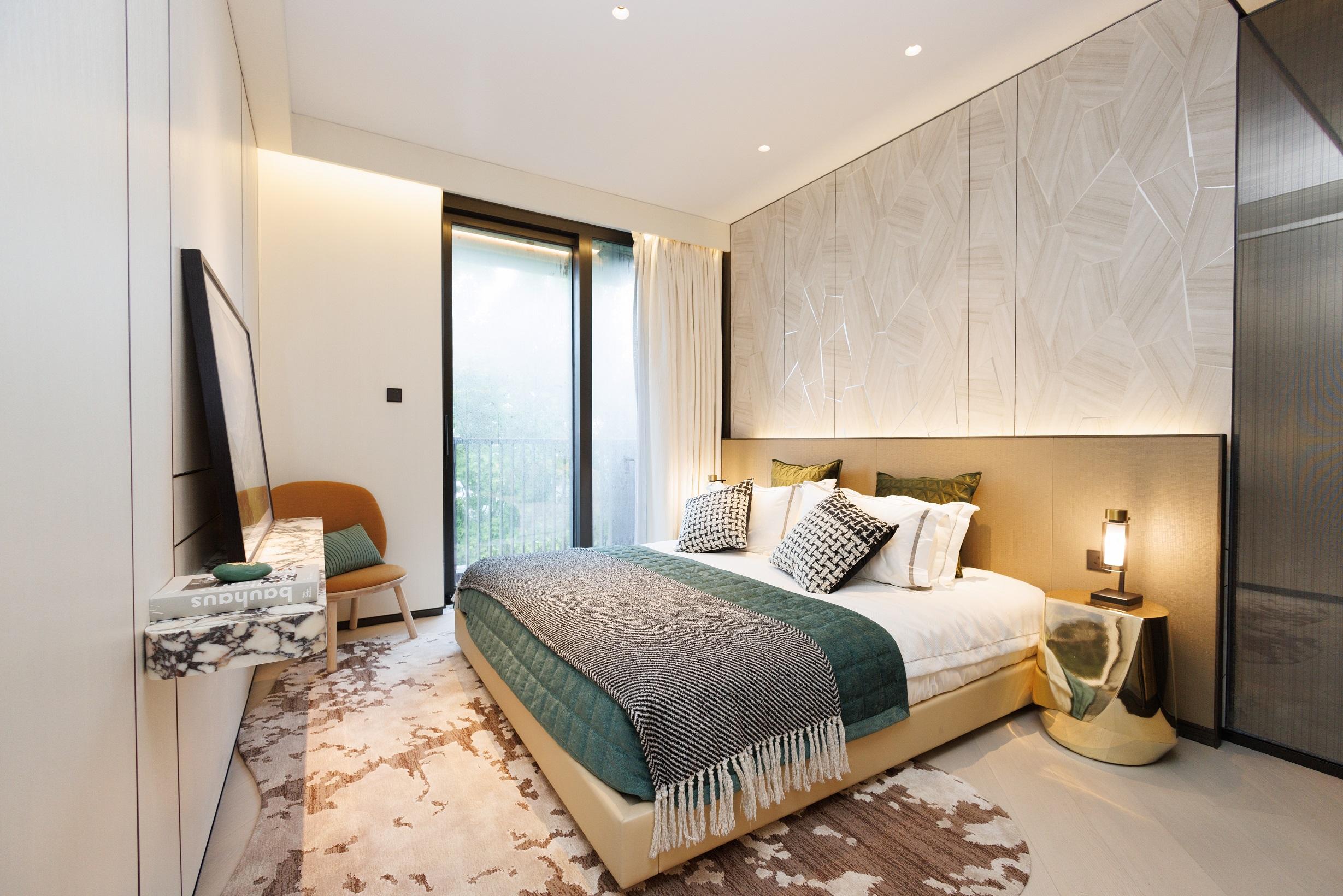 豪宅新盤|林海山城現樓1160方呎三房示位 大理石應用於餐桌和牆壁 貫穿客飯廳