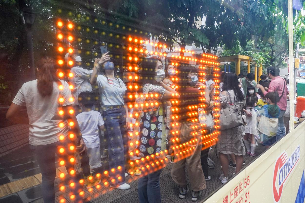 樂高與同活現香港帶領大家坐上香港首架樂高雙層巴士。