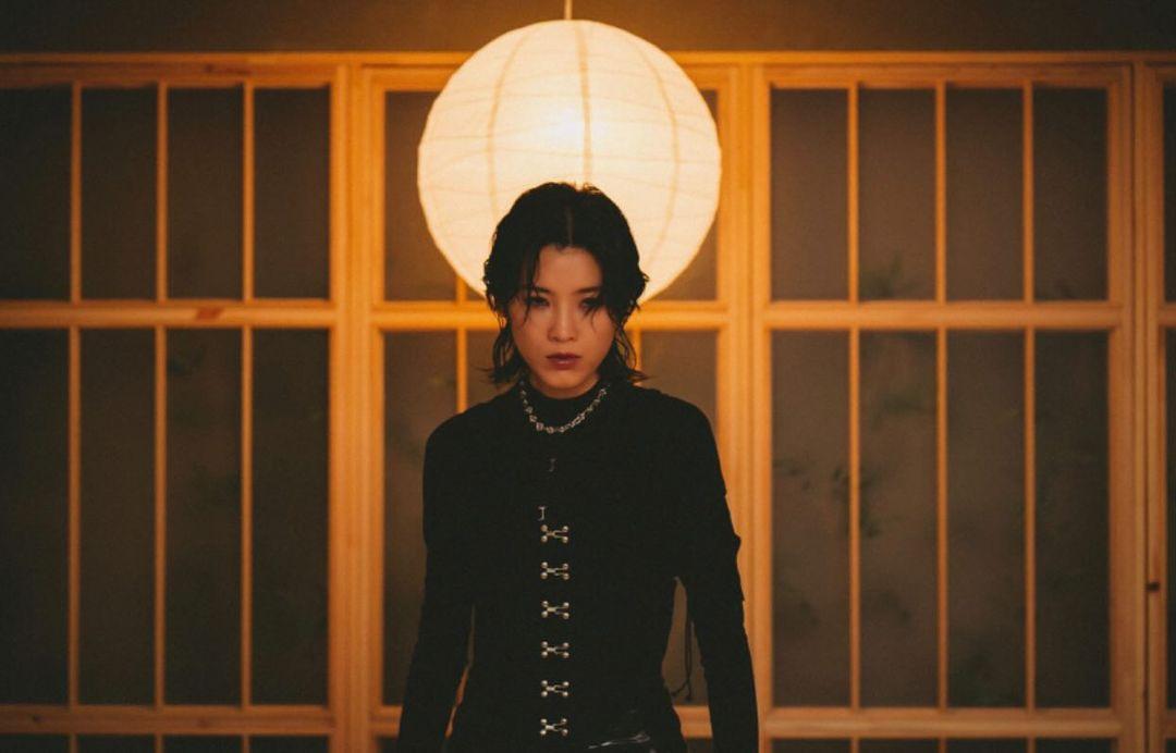 陳蕾在MV中有一段精彩獨腳戲,一take過將歌詞的壓抑與瘋狂演繹出來,非常入戲 !