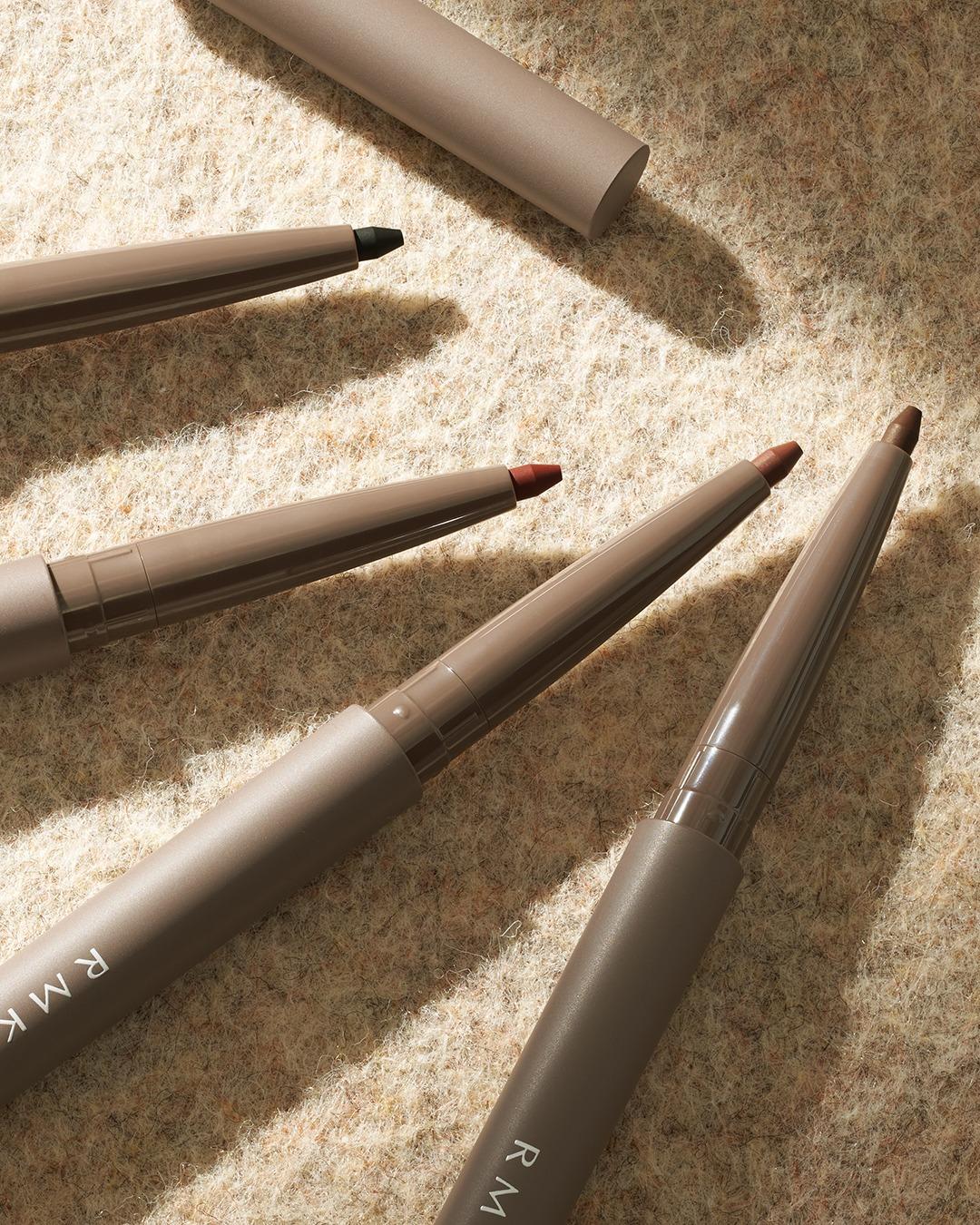 明眸眼線筆共有4色,包括呼應主題的酒紅色及百搭啡色。$240