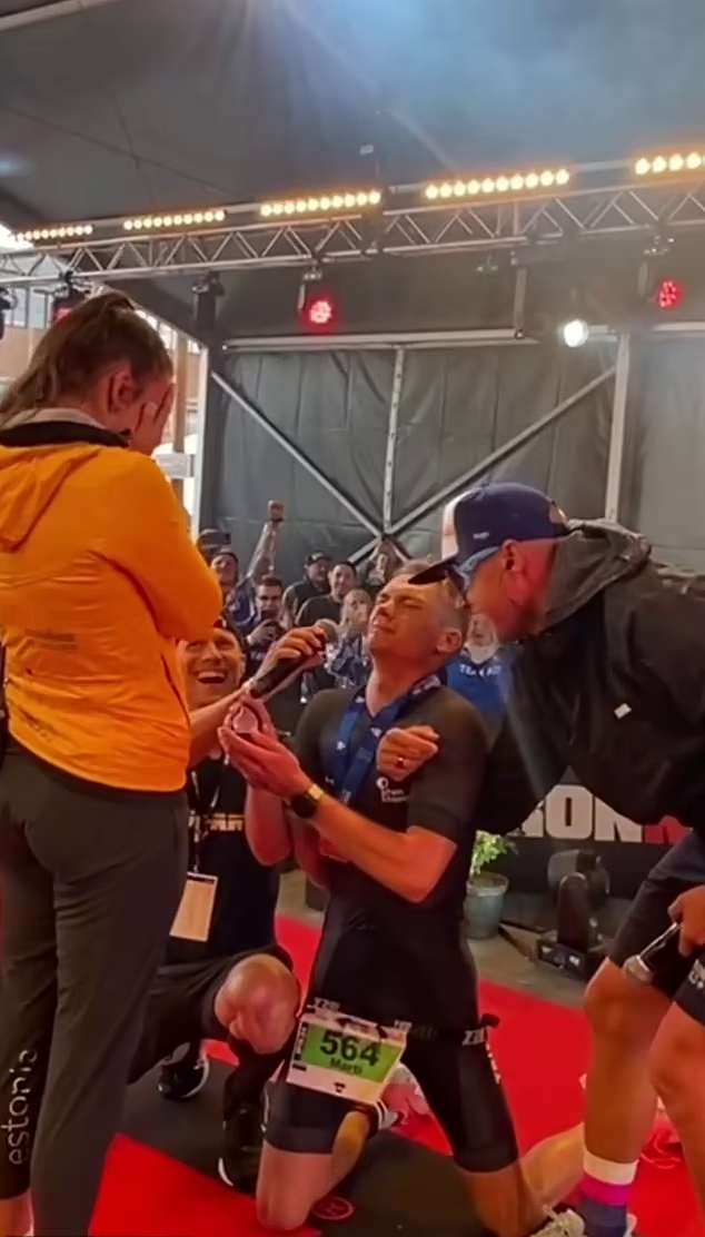 忍痛再跪。(互聯網)