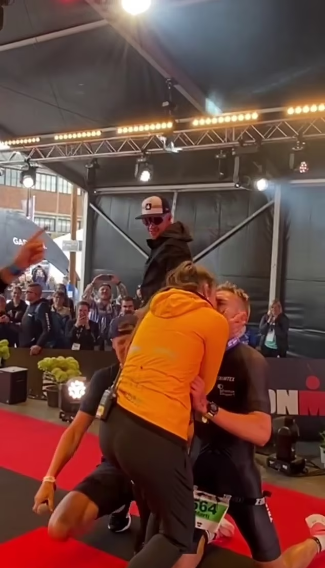 雖然好𤓓,但女友好感動!(互聯網)