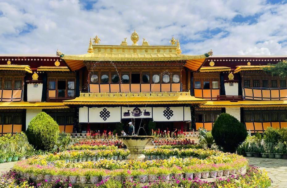 西藏拉薩古典園林羅布林卡今起暫停開放。(中新社)