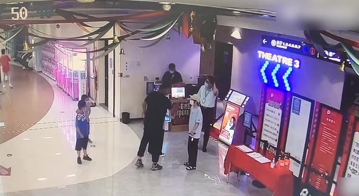 女事主要求男童父親道歉,但換來對方辱罵和威脅。(互聯網)