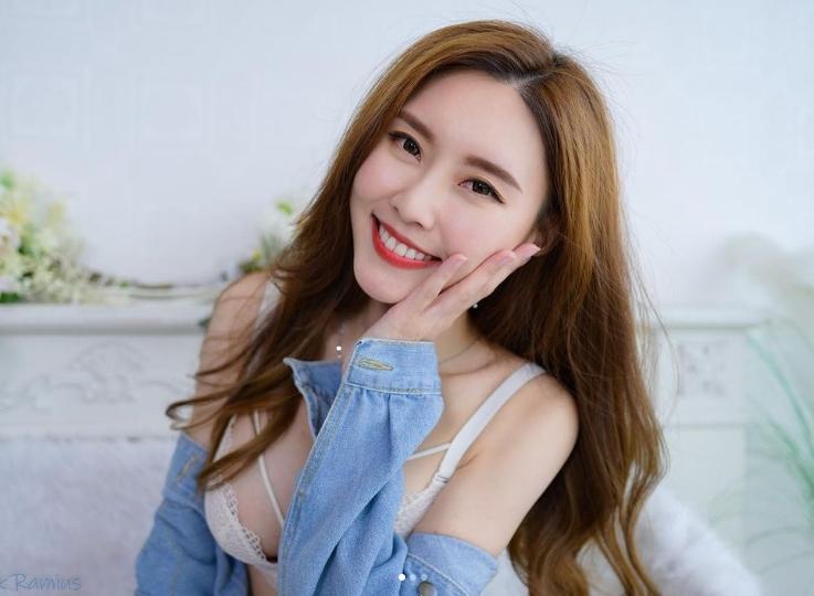 涉事網紅「Q尼」是位辣媽。(Q尼IG)