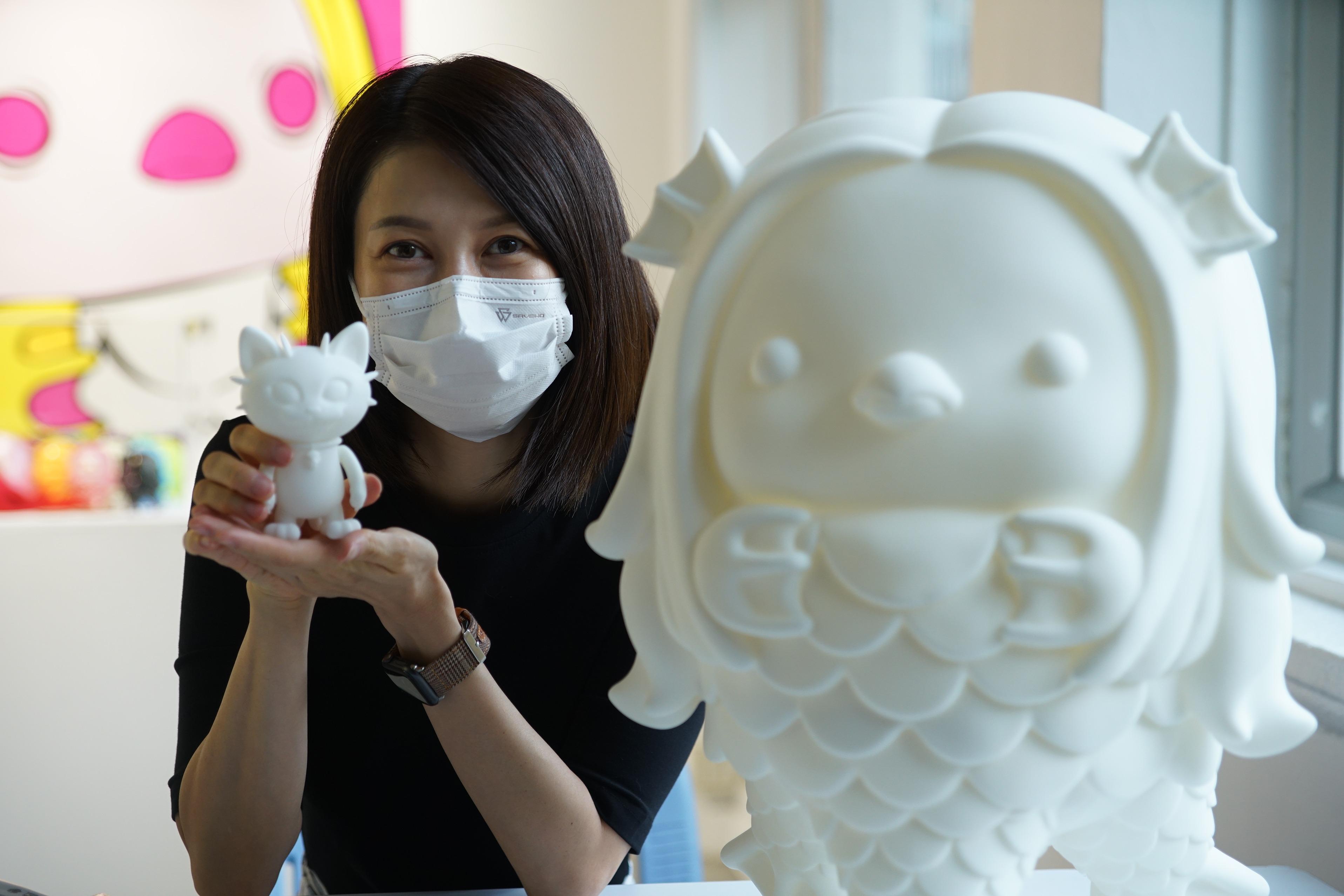 多媒體創作藝術家ah b. 著名的「Amabie Mermaid阿瑪比人魚」系列‧