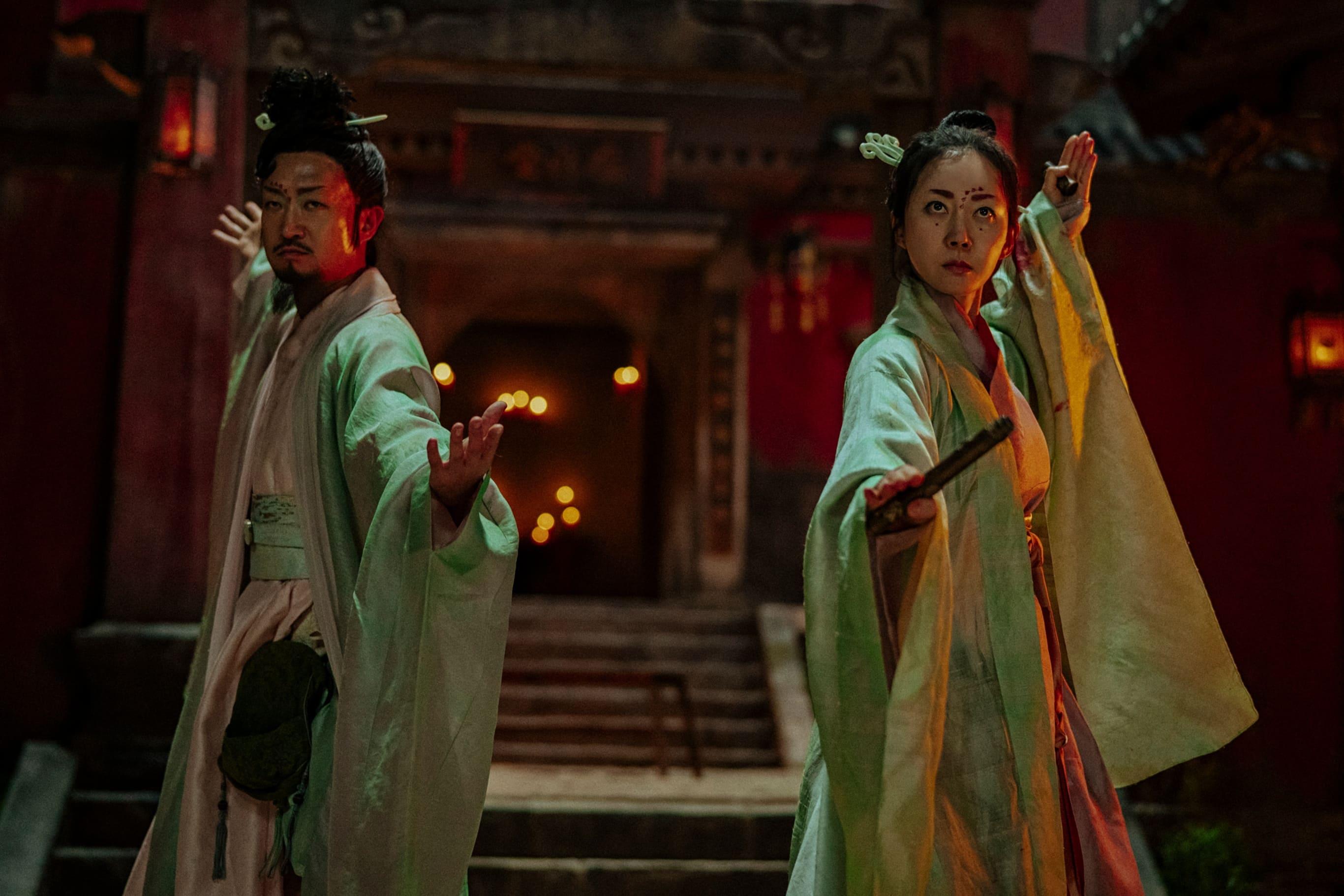 《祖宗膠戰外星人》有不少對七十、八十年代港產片致敬或參考的地方。