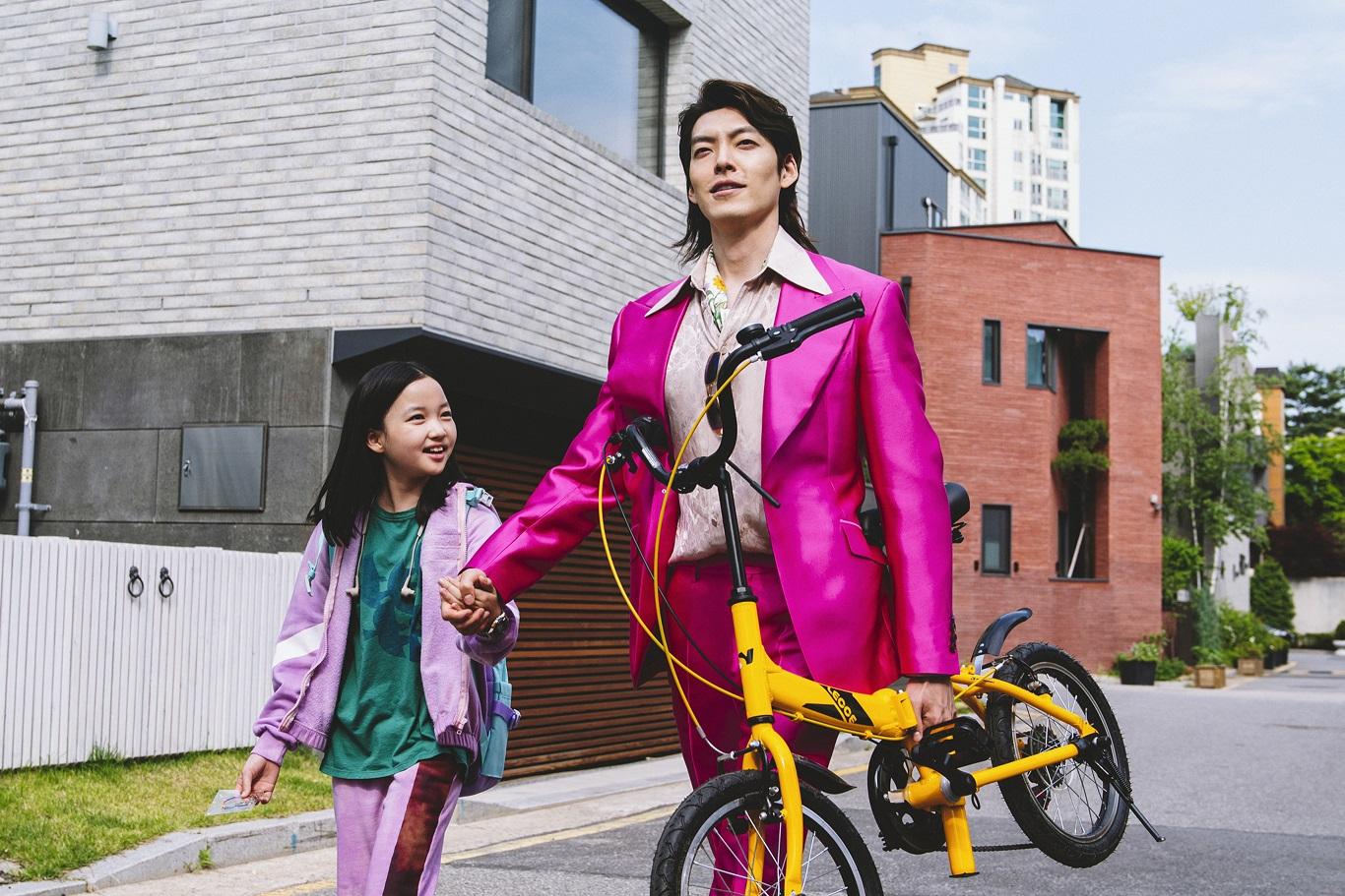 金宇彬在《祖宗膠戰外星人》與小女孩的互動不乏笑料。