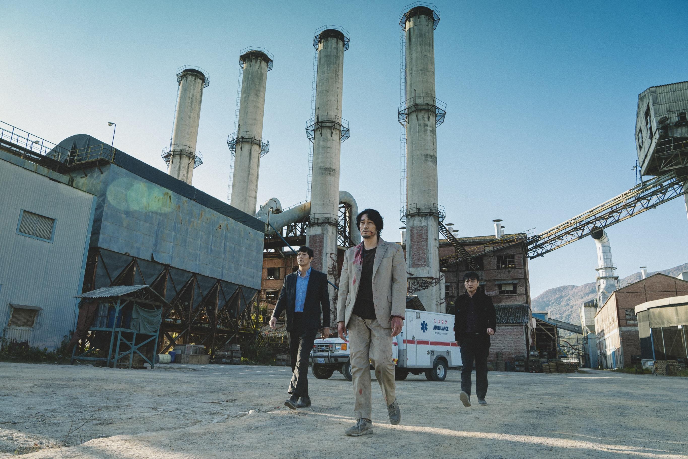 蘇志燮演目睹首爾上空出現太空船的地球刑警。