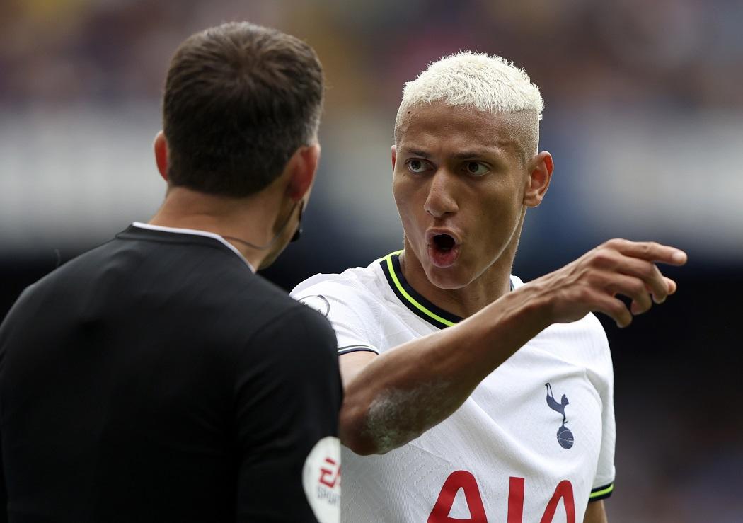 車路士和熱刺2:2,握手言和。(美聯社)