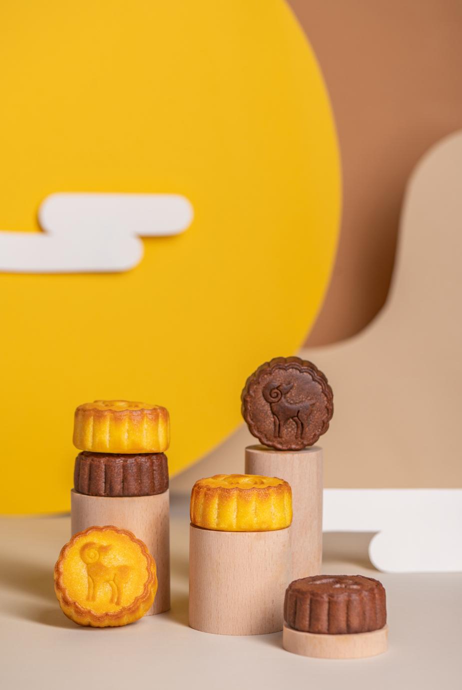 共有6件月餅,分別為奶皇及朱古力兩款口味。