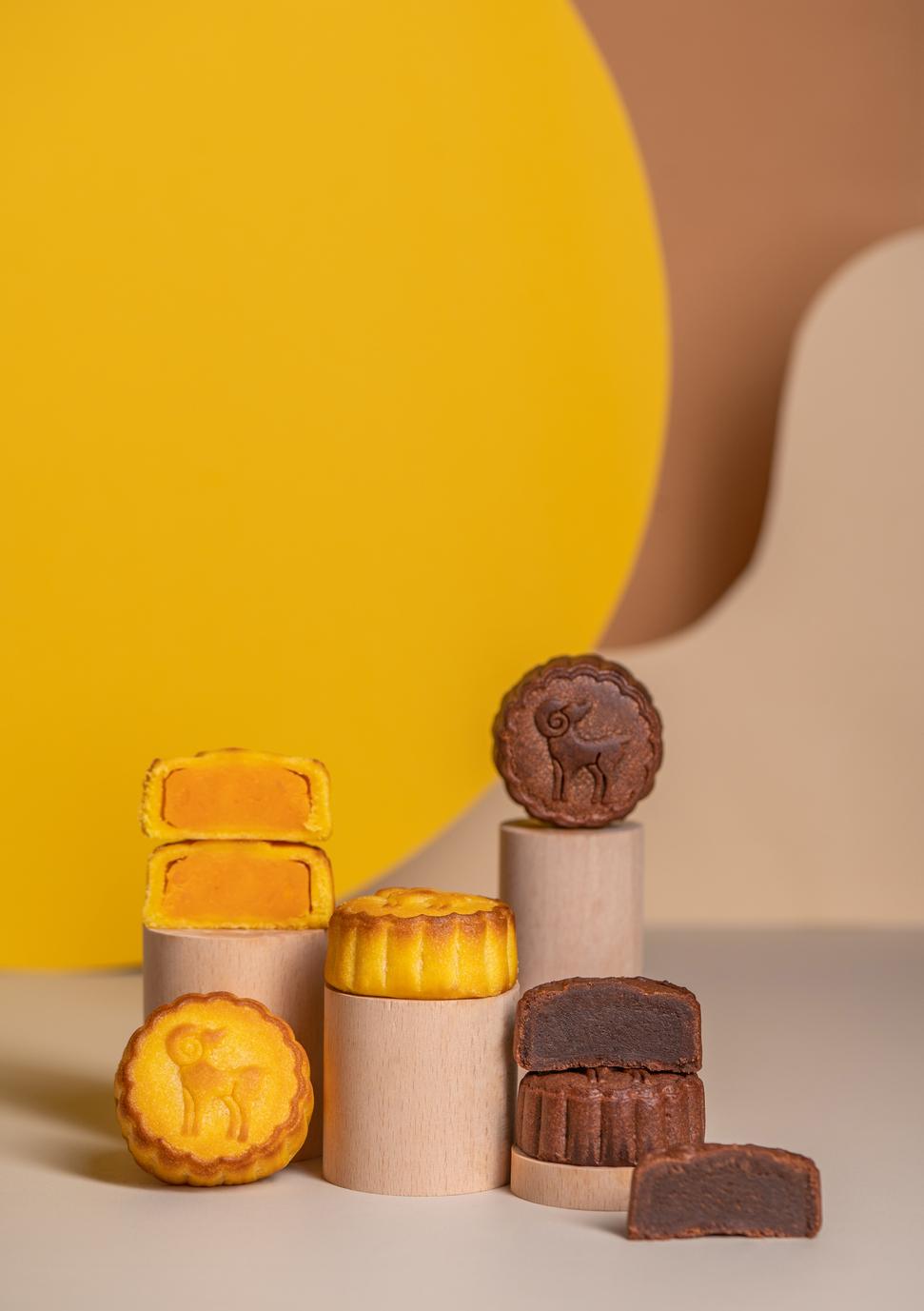 共有6件月餅,分別為奶皇及朱古力兩款口味。