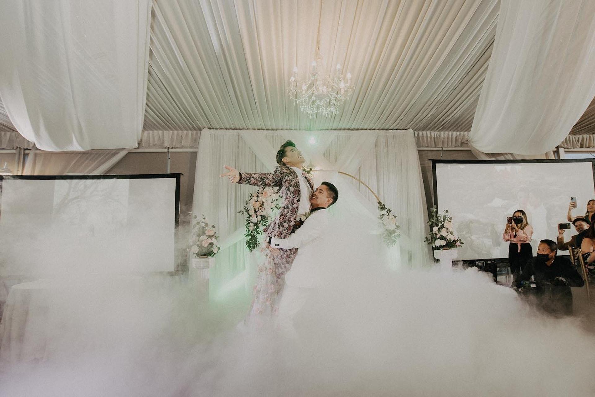 Dawn搞盛大同志婚禮,場面浪漫。