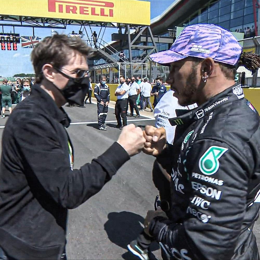 阿湯於年中親身到F1賽場撐「黑帝」。