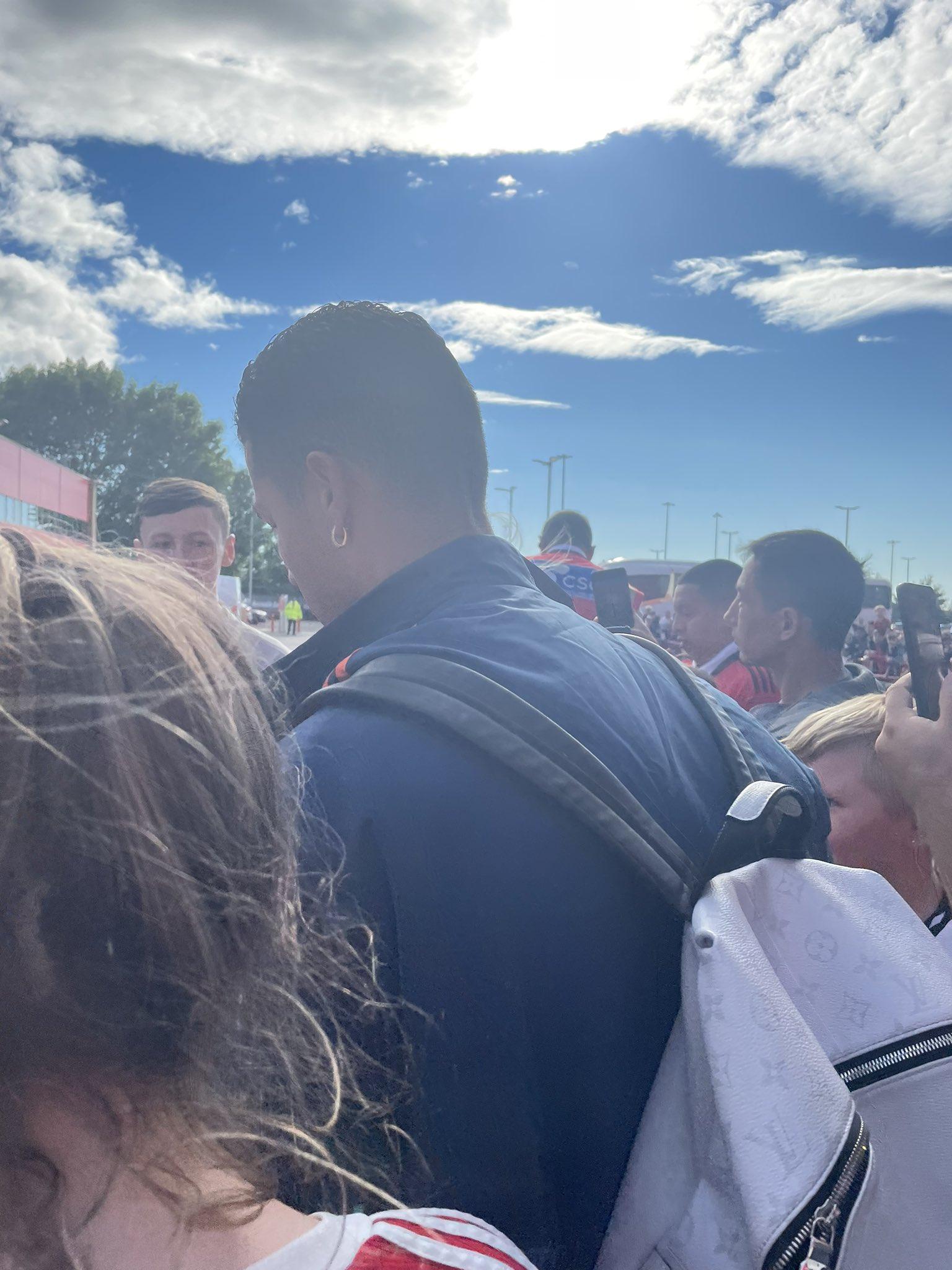 有球迷拍到C朗提前離開球場。(Twitter圖片)