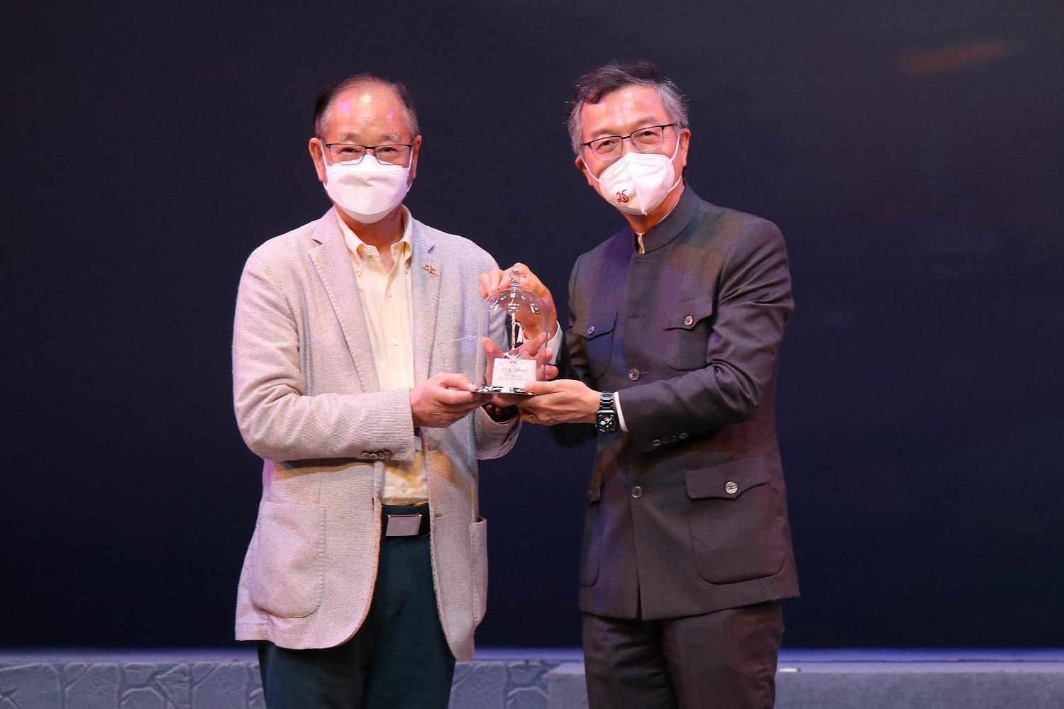 基督教靈實協會行政總裁林正財醫生 青年同行基金創辦人吳仕福