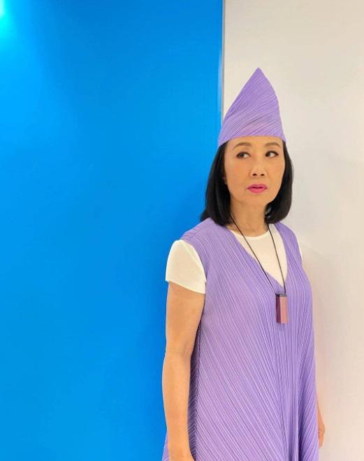 74歲汪明荃是Issey Miyake的忠實擁躉。