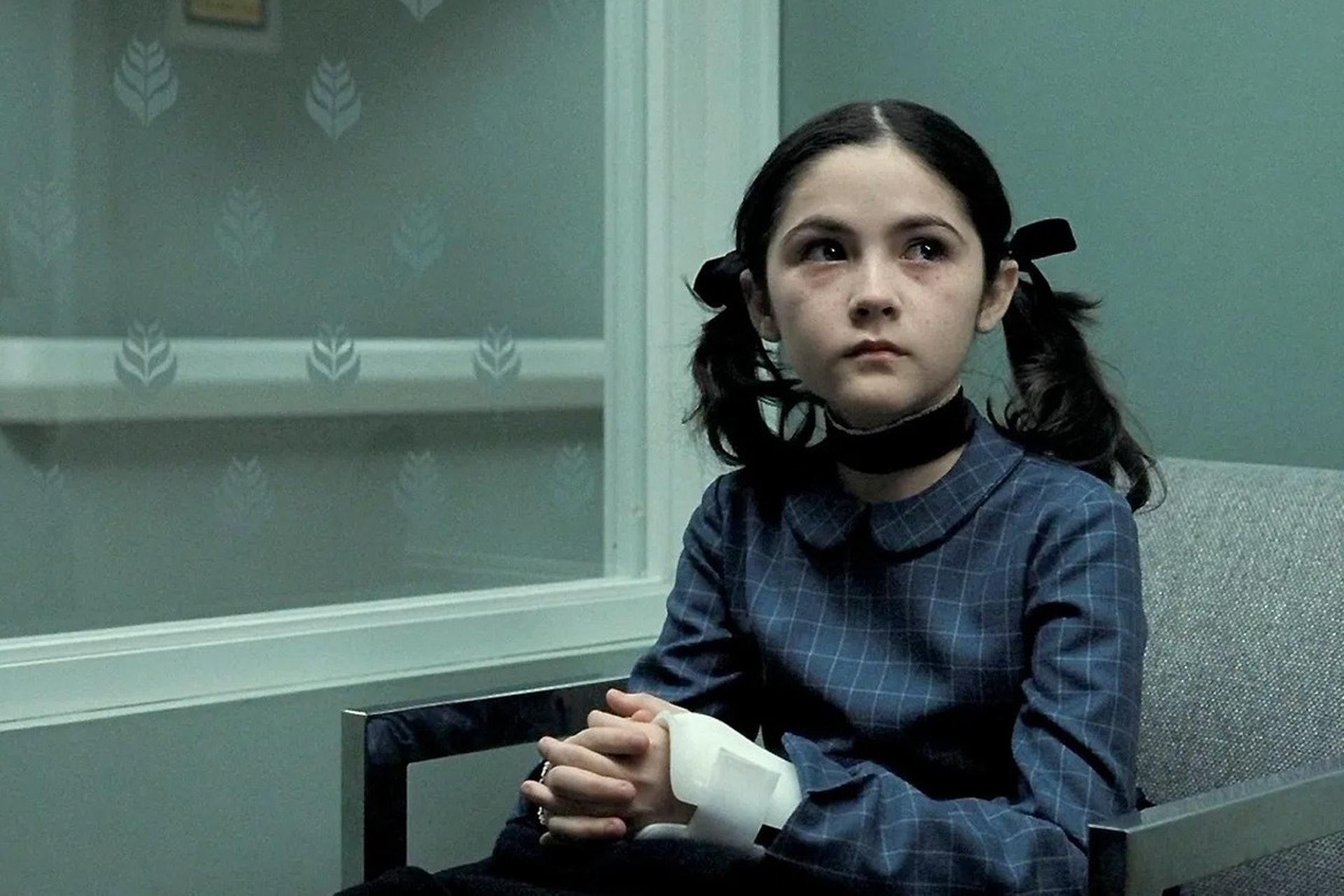 伊莎貝福曼在《孤疑》以12歲之齡演33歲成年人。