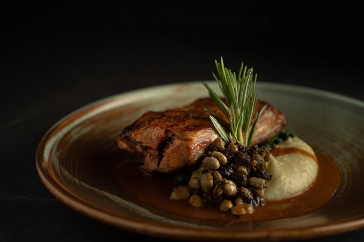 招牌葡萄牙烤乳豬