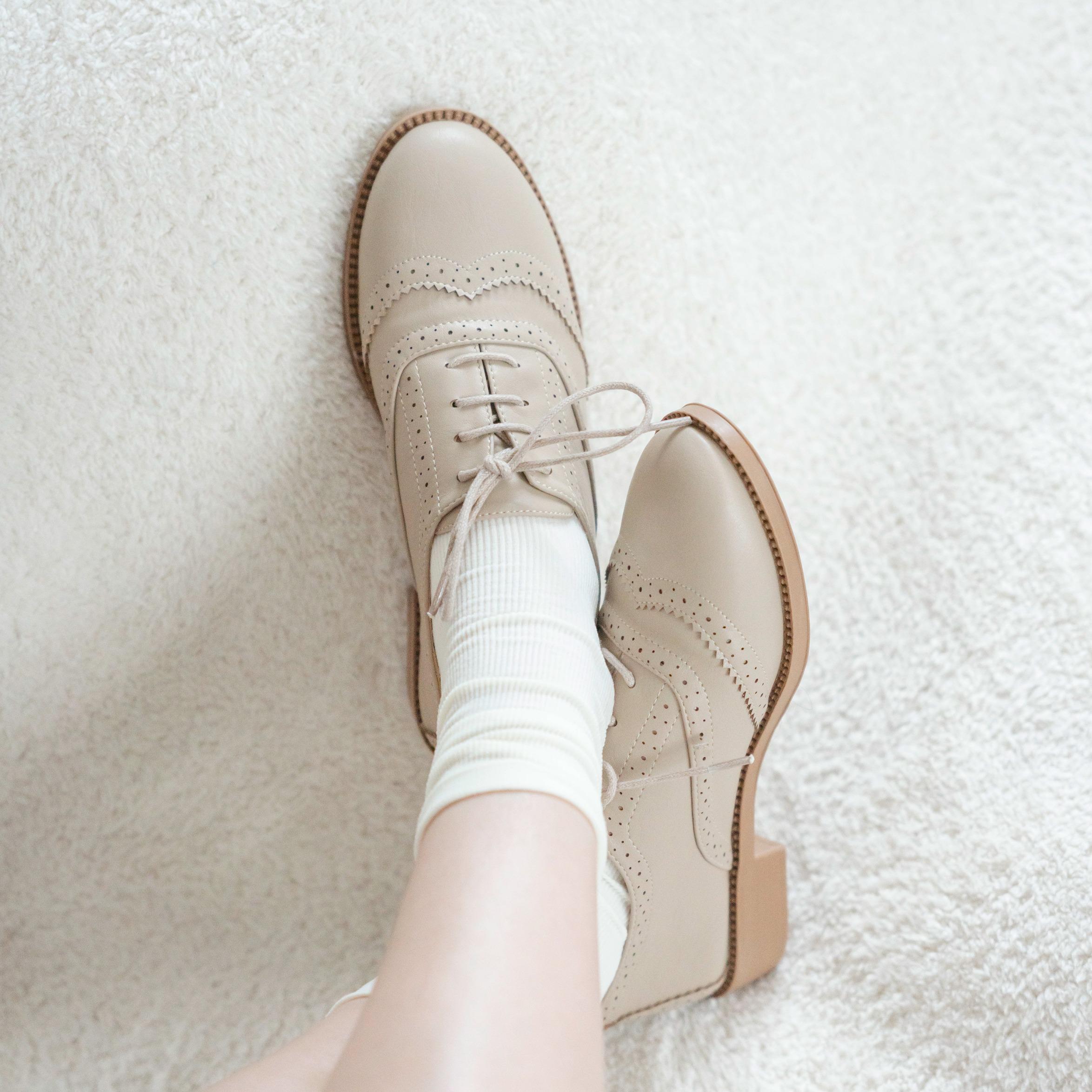 Kiff Wingtip Oxford適合一眾牛津鞋的忠粉,選用適合日常穿著的柔軟環保皮革,相比起傳統牛津鞋,價格更平宜近人。配上增高效果的2.5cm高跟鞋,莊重大方。$590