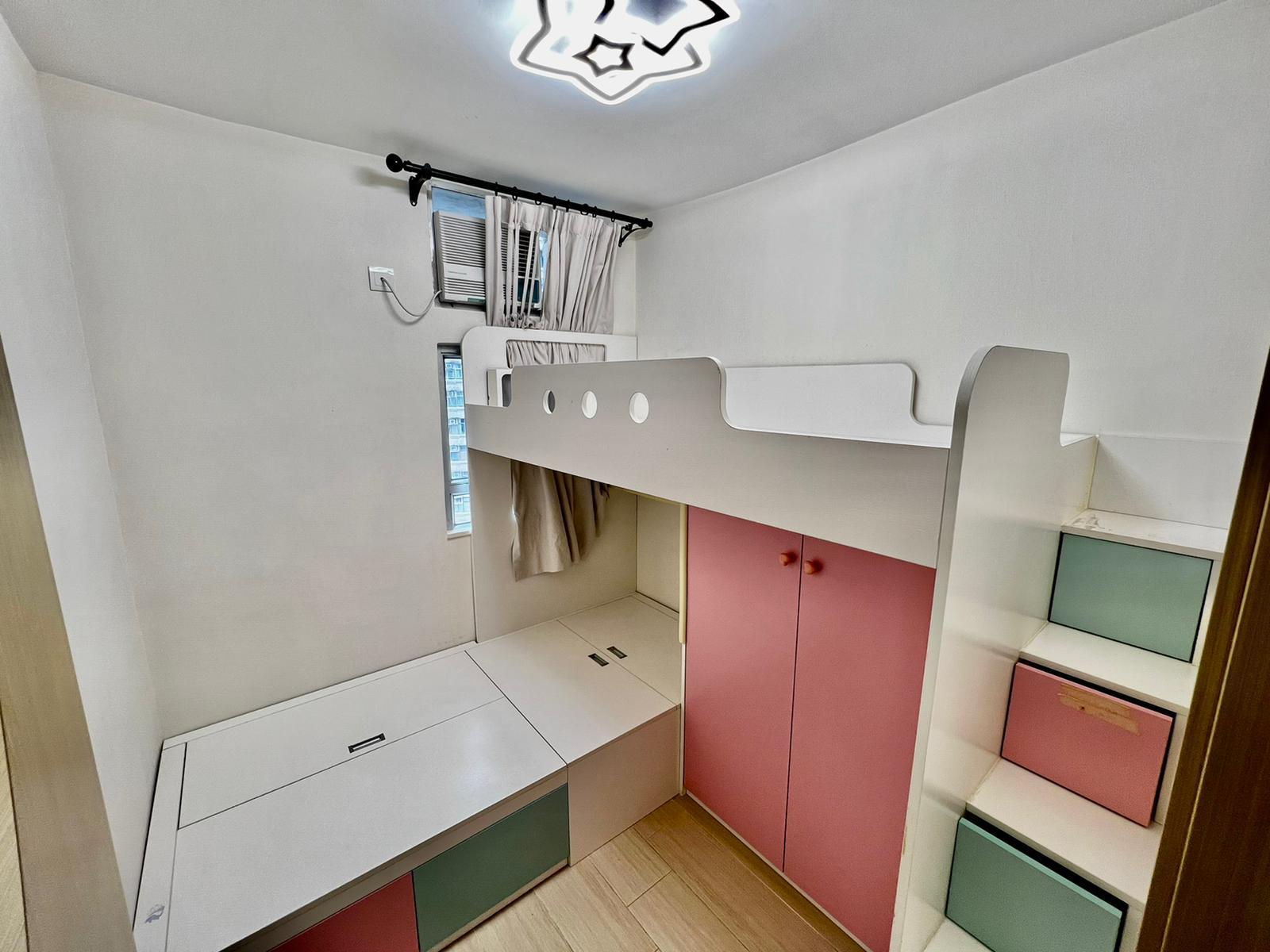 四正實用的睡房。