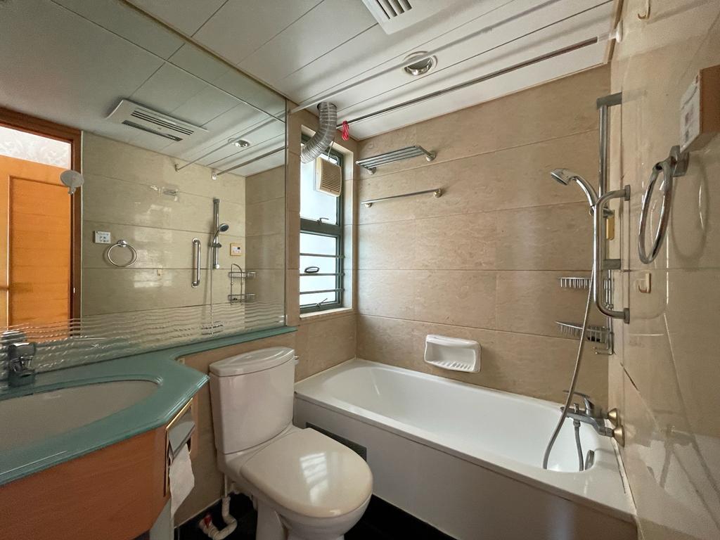 浴室裝修亦整潔企理。(代理提供相片)