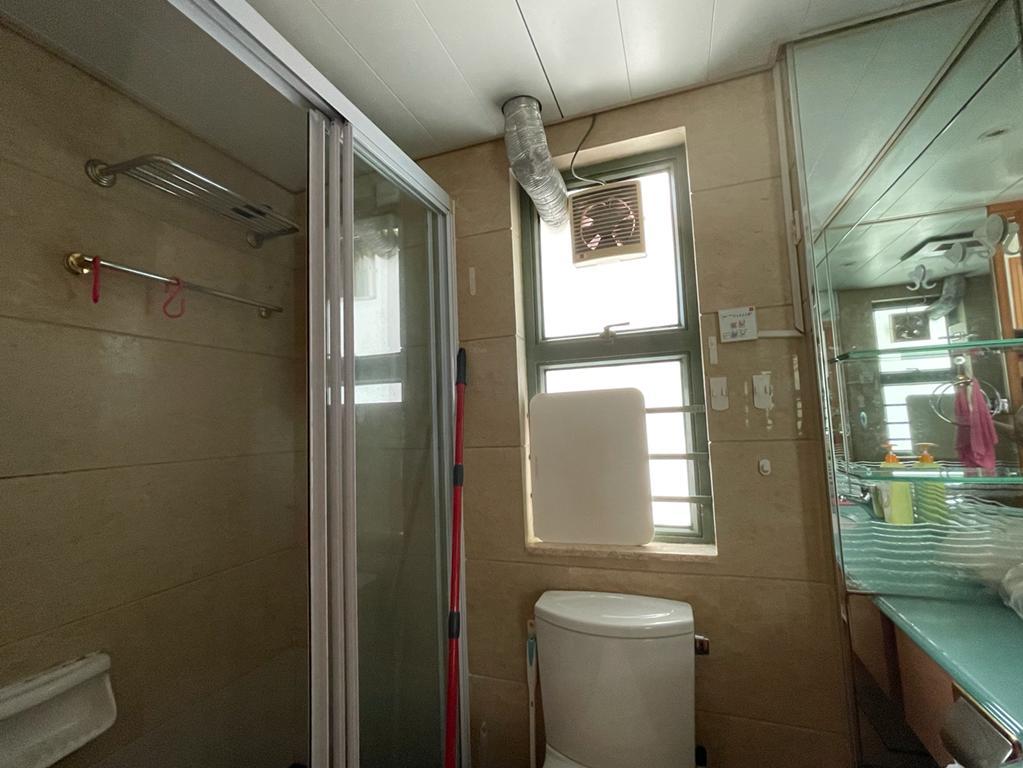 浴室裝修亦整潔企理。(代理提供相片)