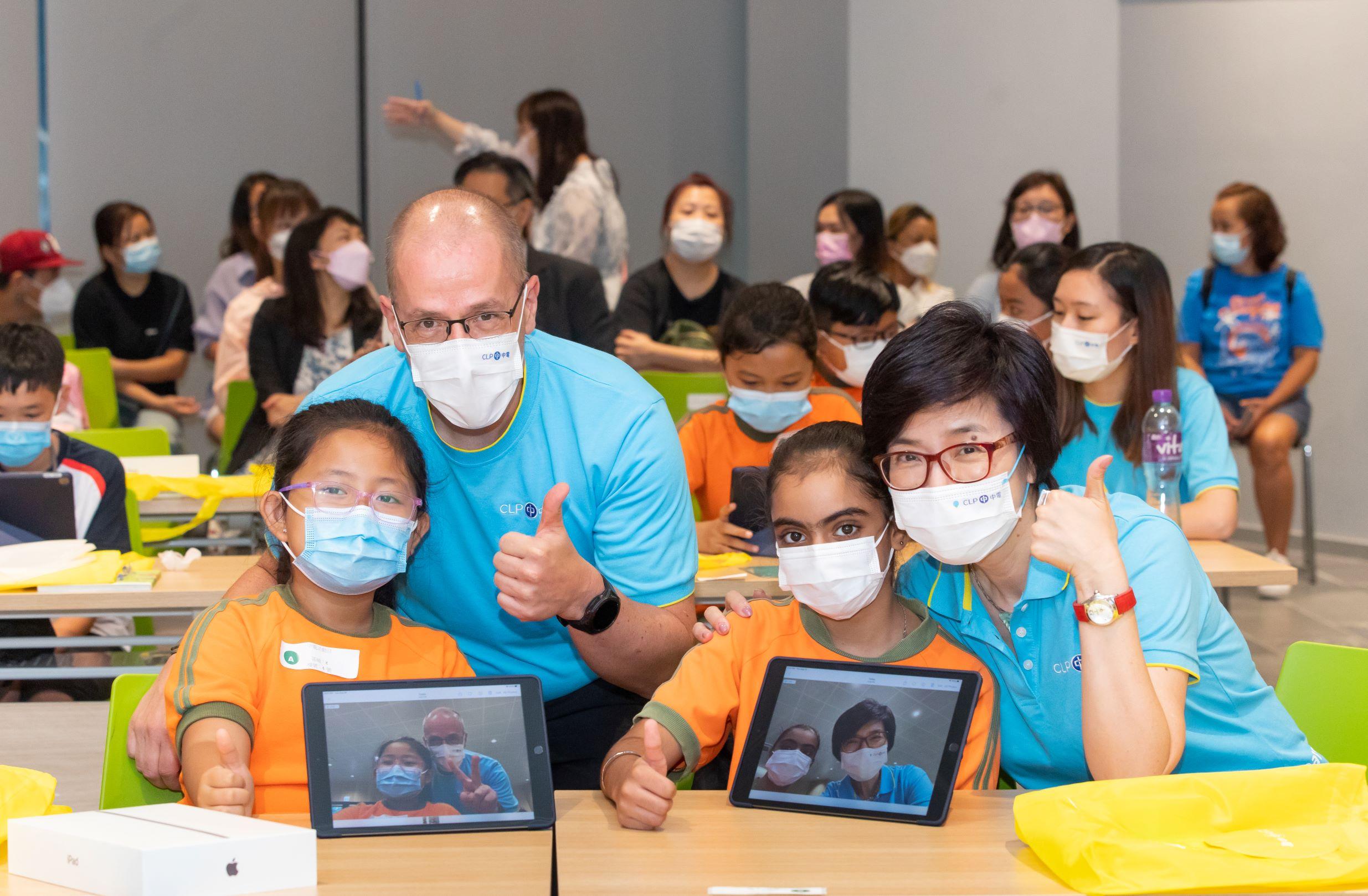 準備開學|贈1500大、中、小學基層家庭電子設備 中電:網課新常態需支援學生需要