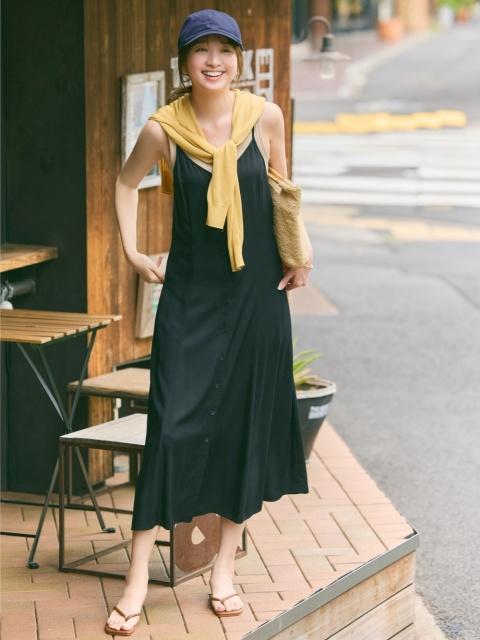 又或者在胸前打結。