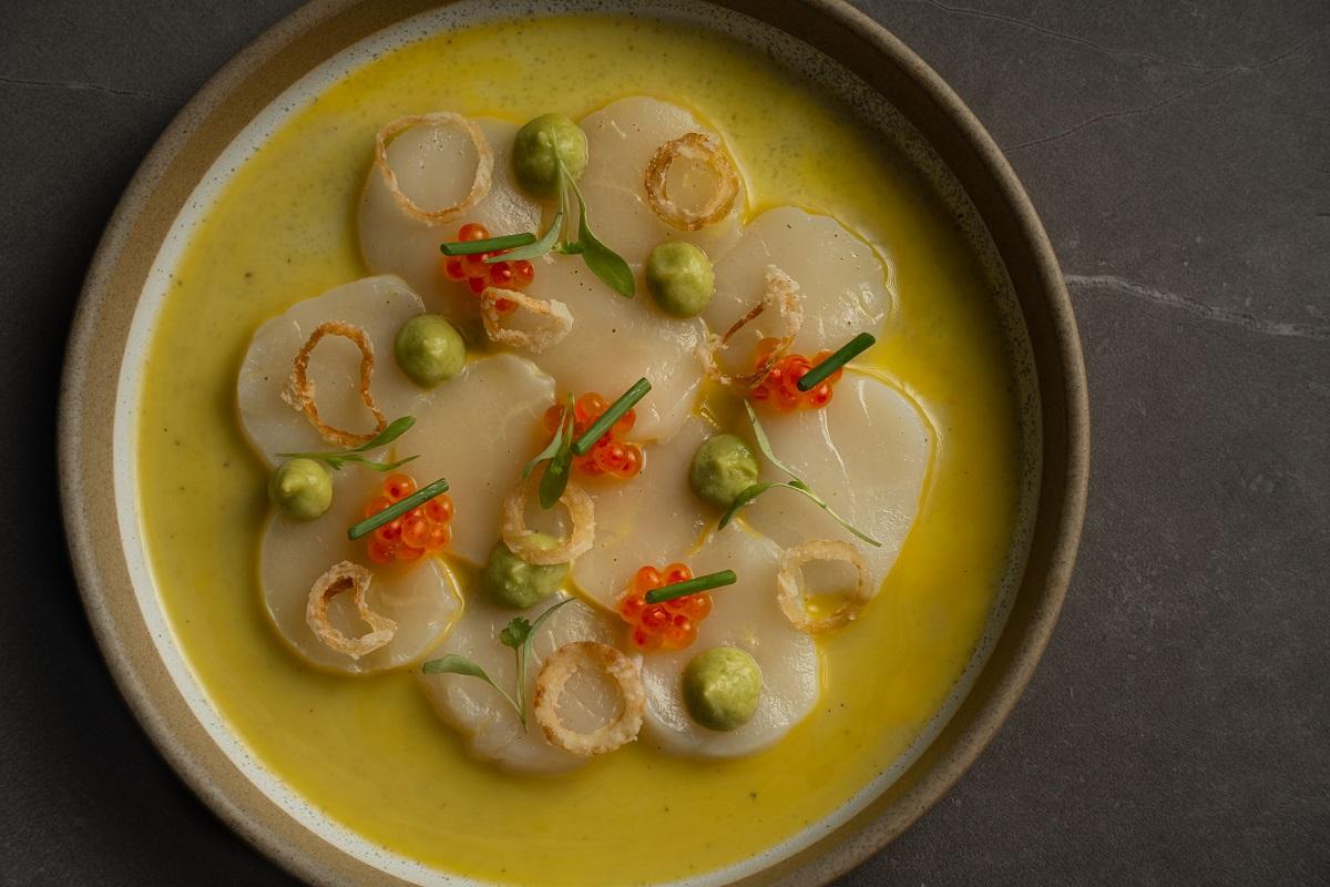 括帶子刺身配橘子汁及自家製牛油果醬