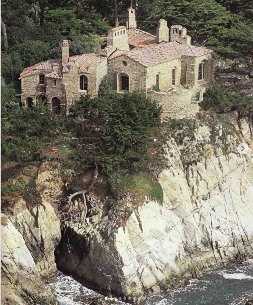 畢佬超過3億港元買下加州卡梅爾小鎮的古堡。