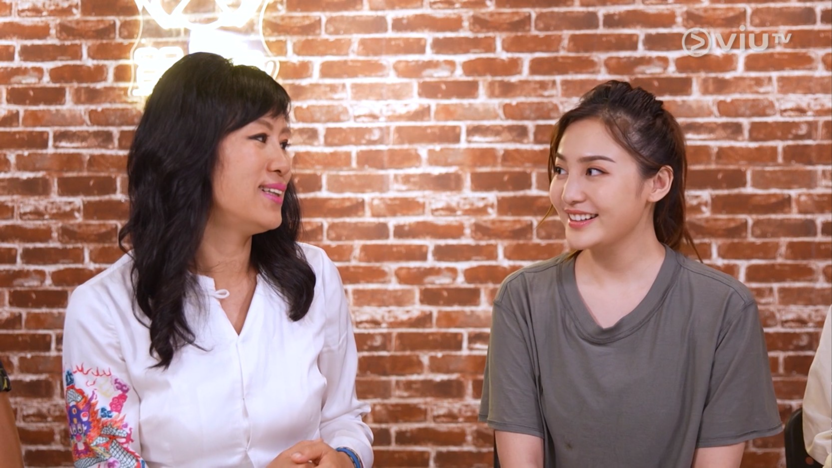 七仙羽在節目中收了郭奕芯為徒。