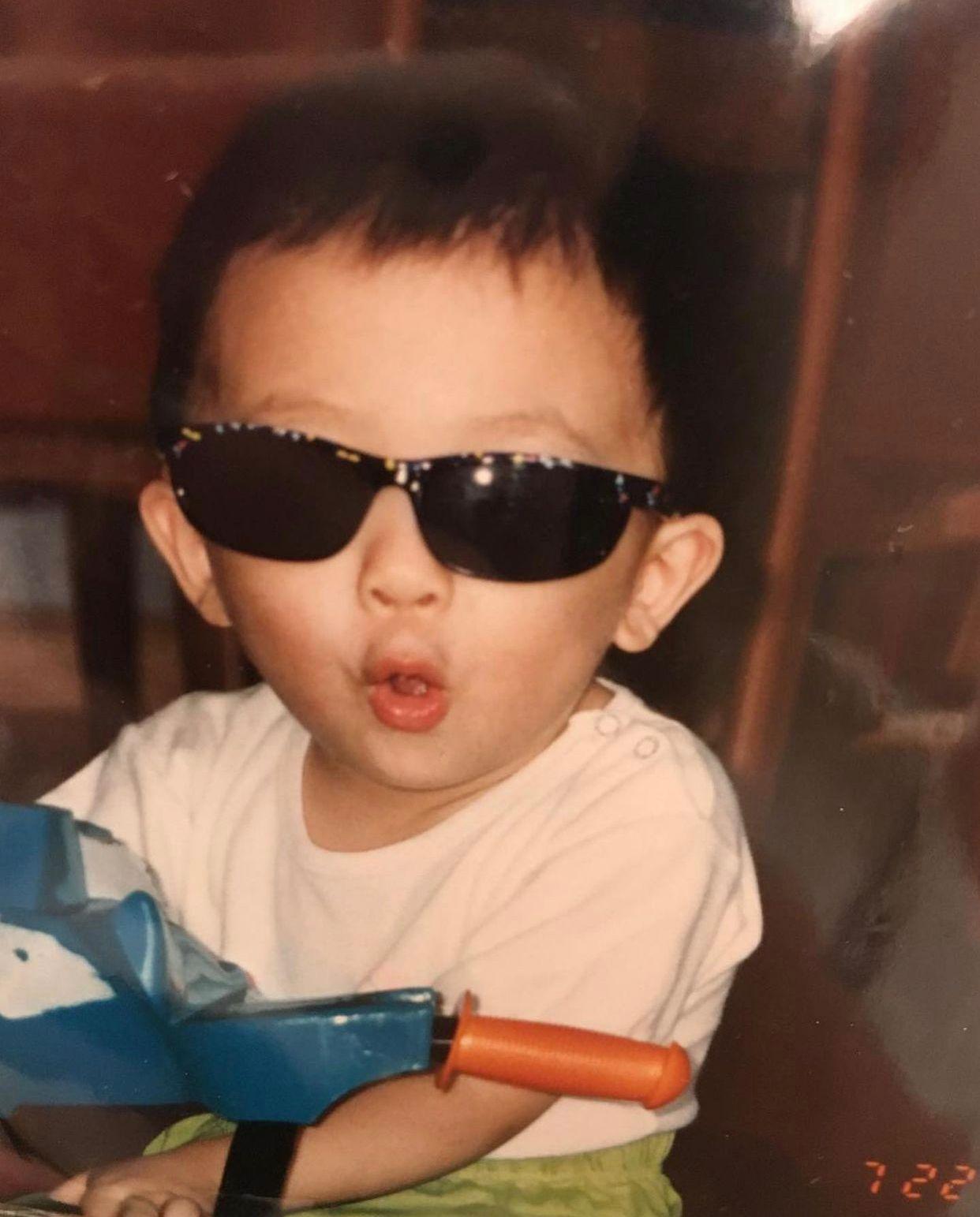 Tyson Yoshi公開童年照,十分可愛。