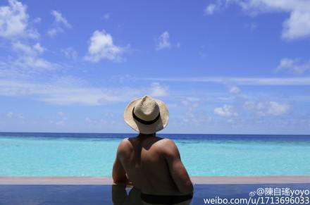 陳自瑤為王浩信拍下的半裸照。