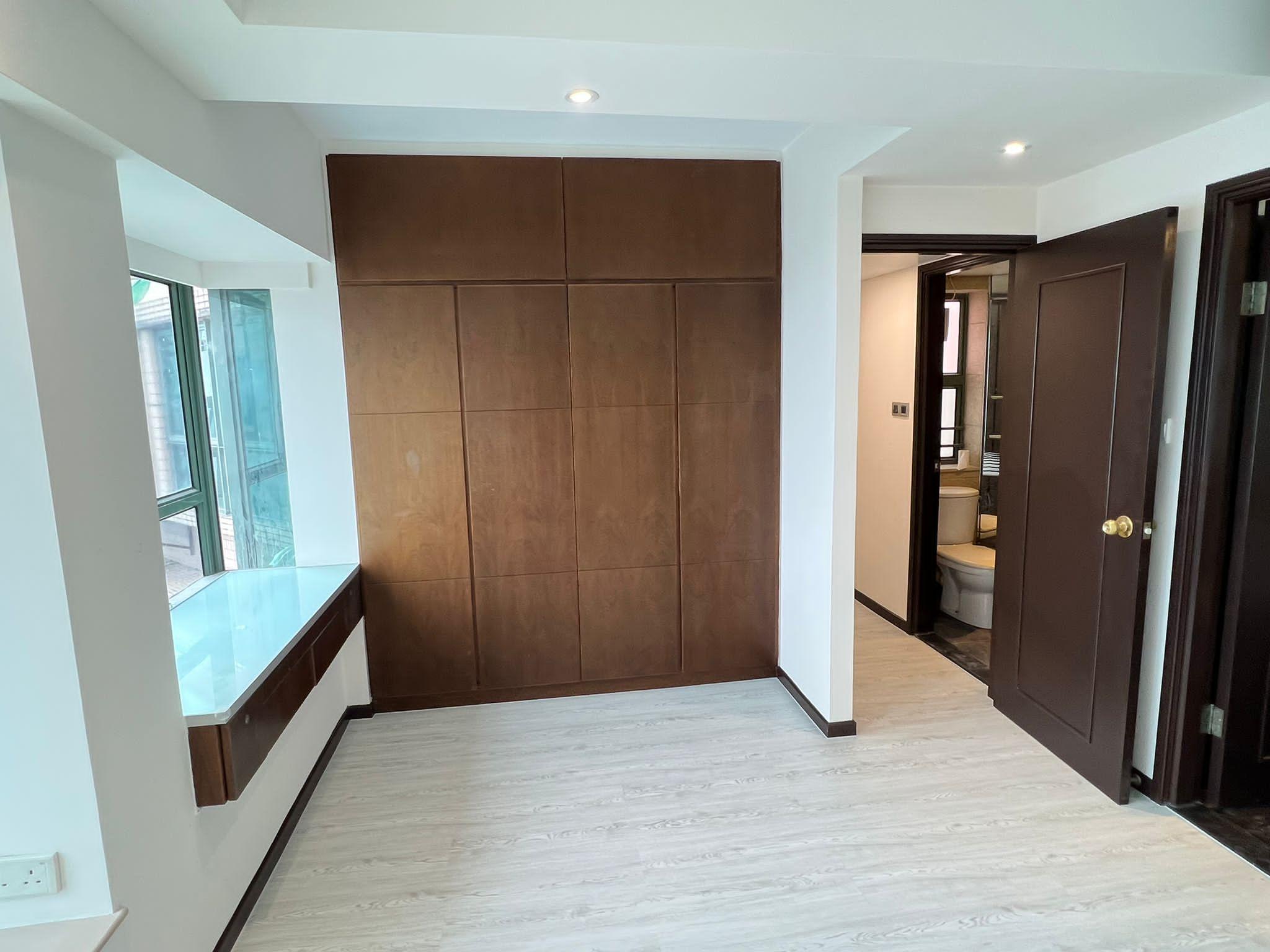 主人房設有置頂大衣櫃。(代理提供相片)