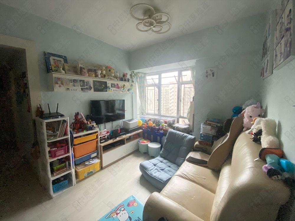 二手樓成交|將軍澳三房跌穿「8球」呎價不足1.4萬 見近四年同類新低價