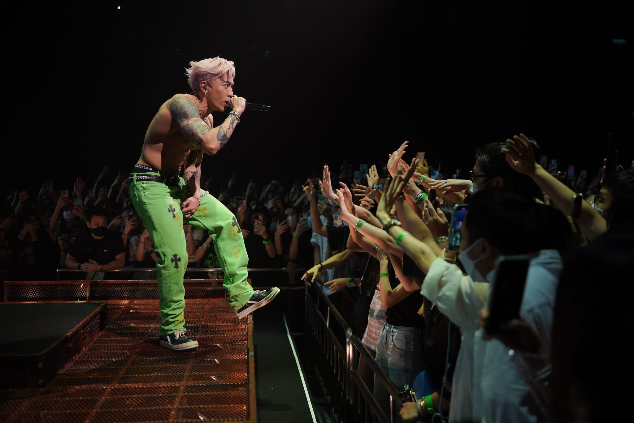 Tyson Yoshi在九展舉行演唱會,全場high爆。