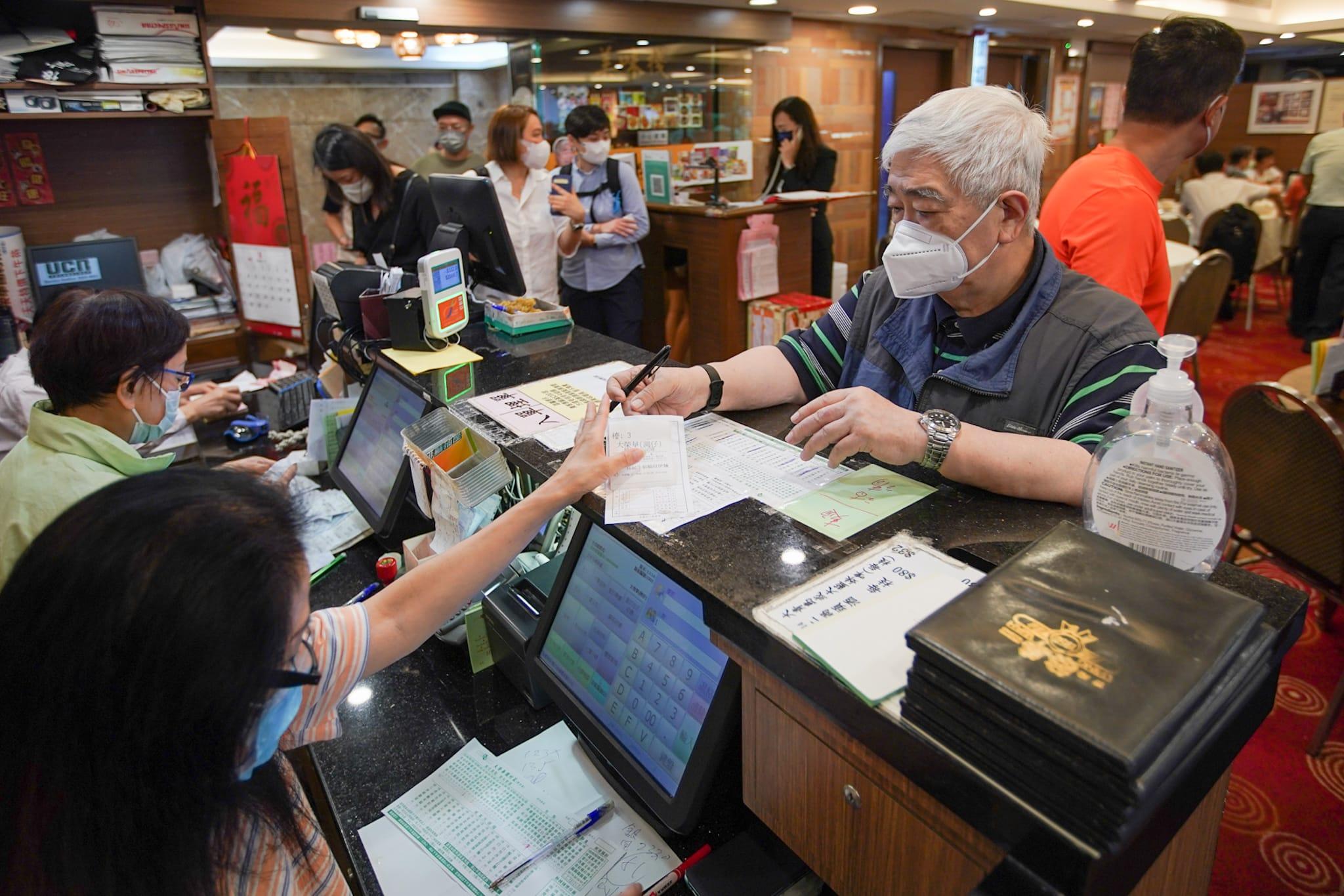 灣仔大榮華擬月底結業 食神韜韜暴瘦現身:出唔到糧