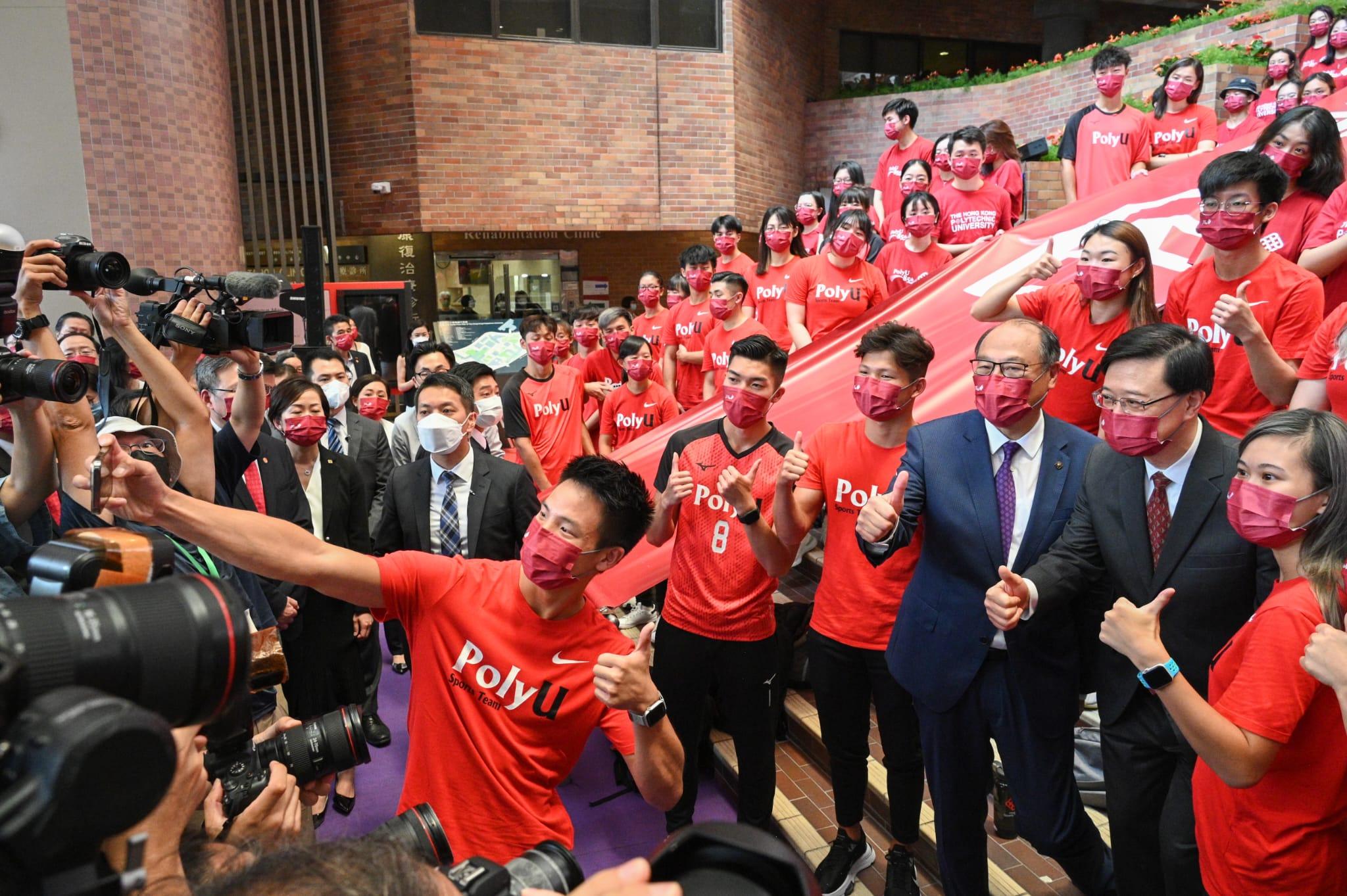 香港理工大學舉行主校門揭幕典禮。(李睿哲攝)