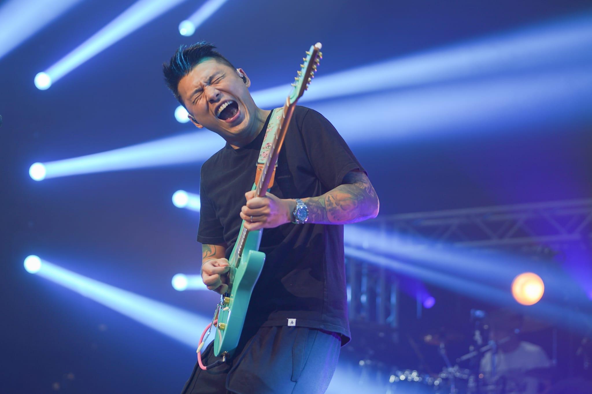 Jason Kui為《和你生活Live》打頭陣演出。(李睿哲攝)