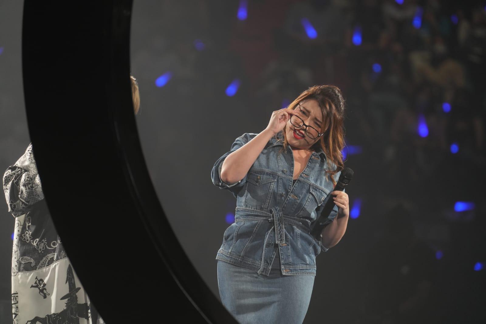 家謙笑言特地預備了禮物給做足7場嘉賓的Serrini。(陳奕釗攝)