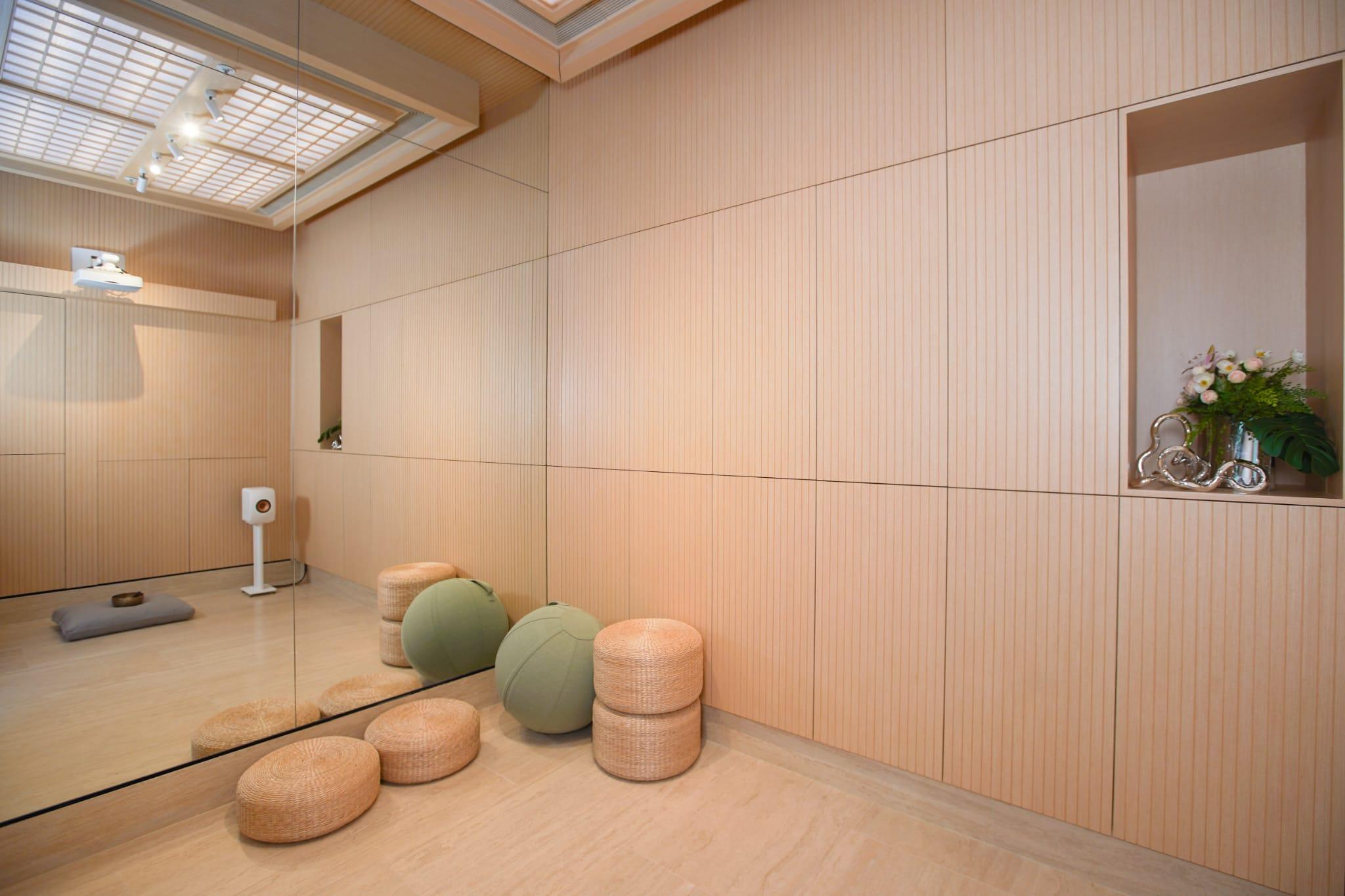 會所設備之一的室內多用途活動室。(李睿哲攝)